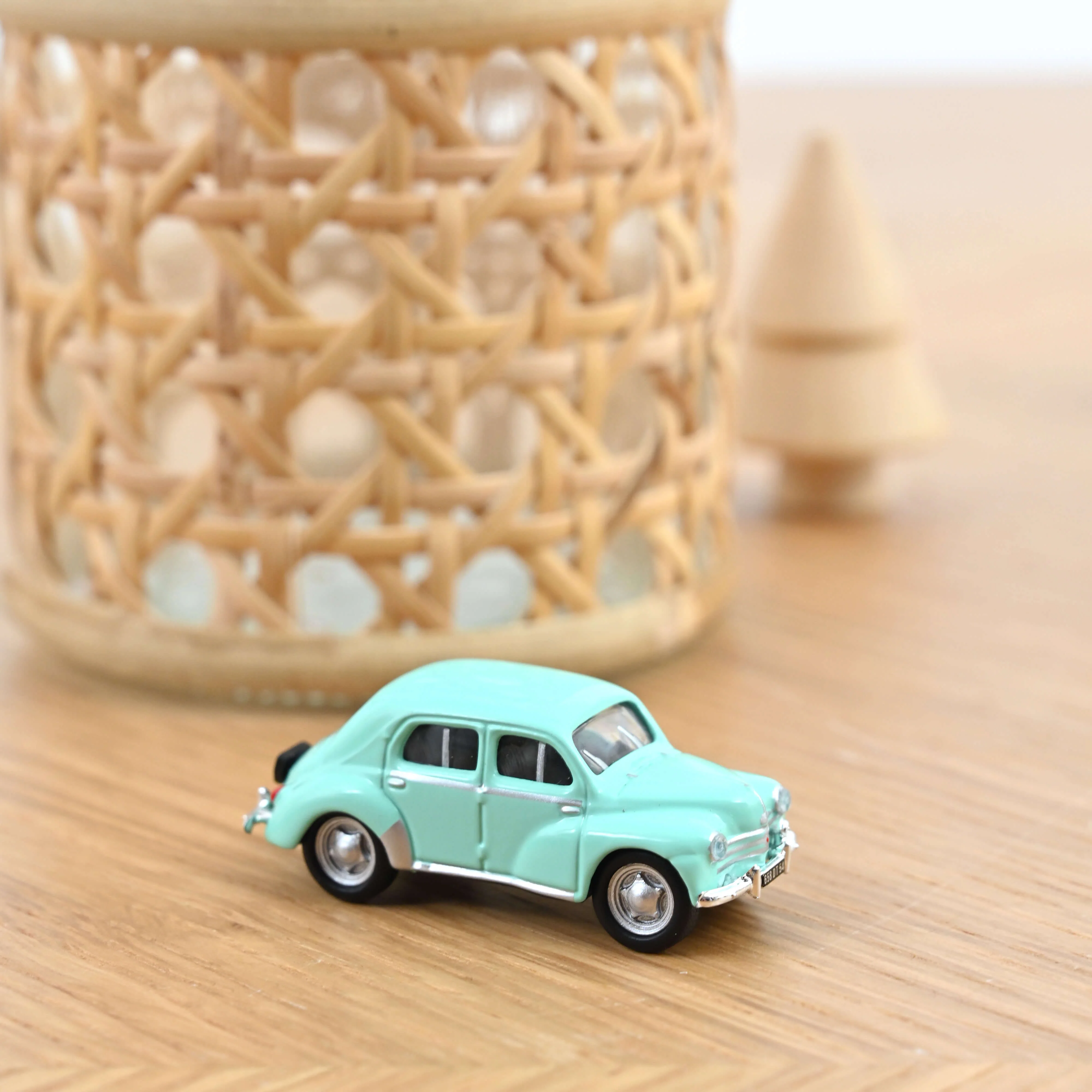 Renault 4CV 1955 Vert d'eau 1/87