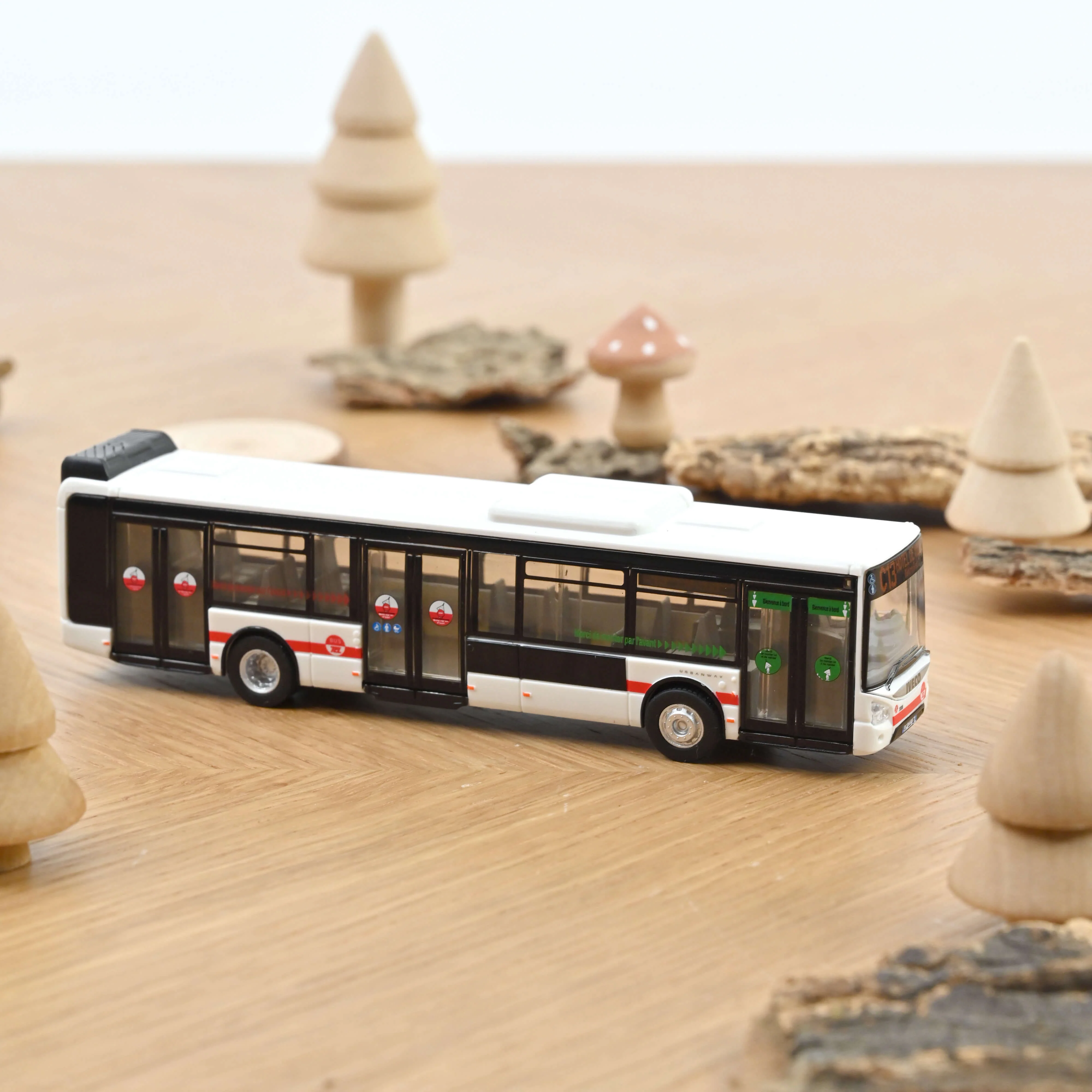 Iveco Bus Urbanway TCL C13 1/87