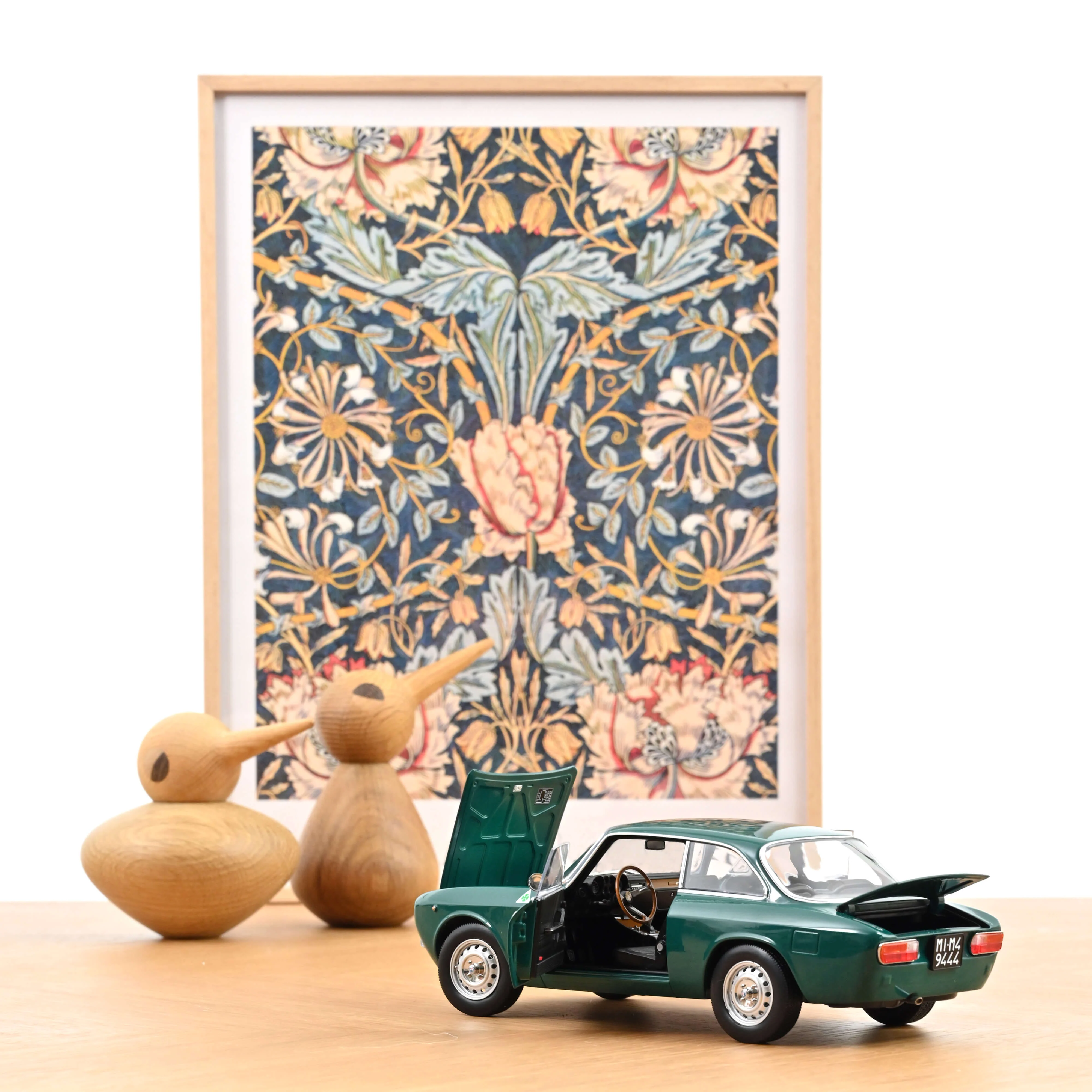 Alfa Romeo 2000 GTV 1973 Vert pin 1/18 - 200pcs - Image 2