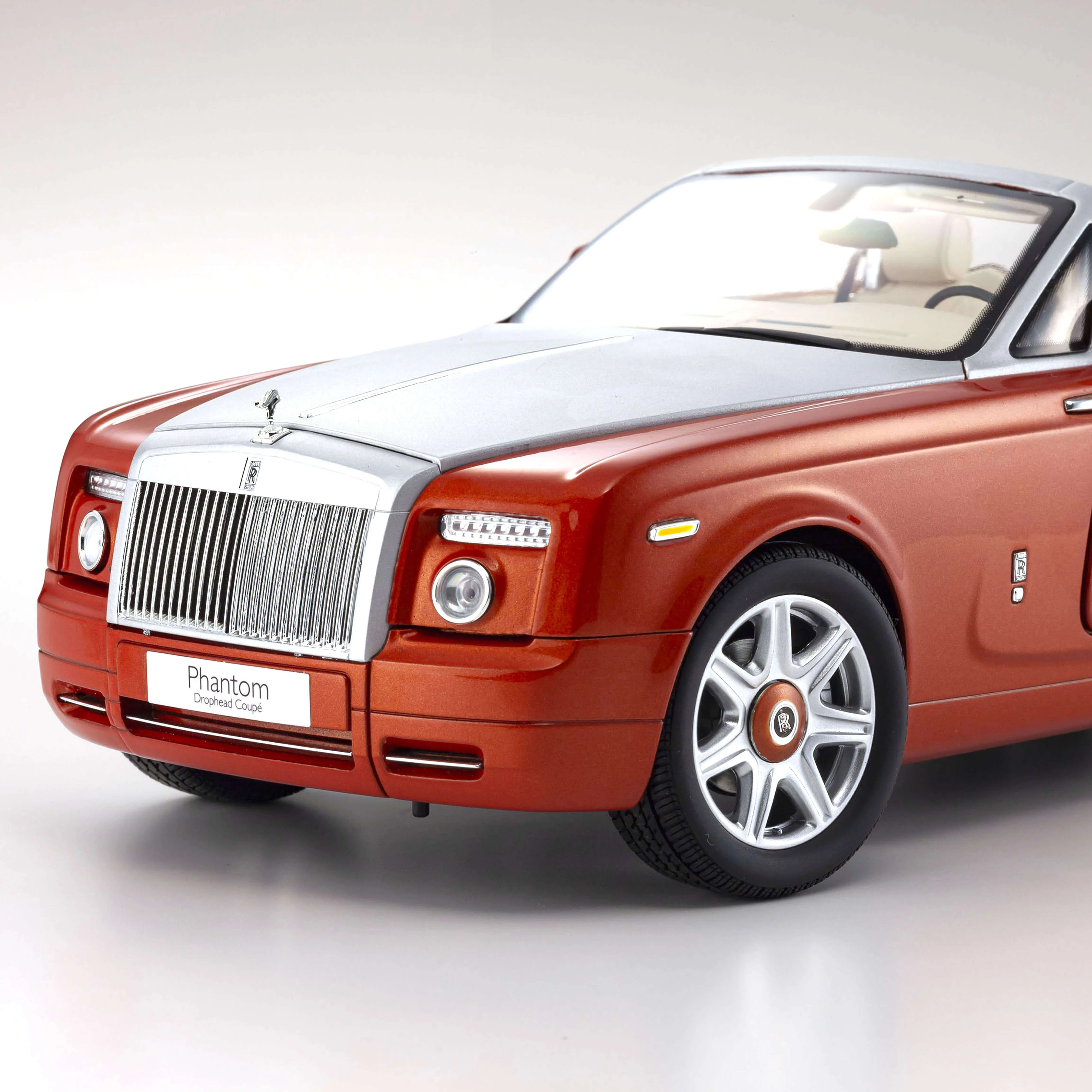 Rolls-Royce Phantom Drophead Coupé Orange 1/18 - Image 11