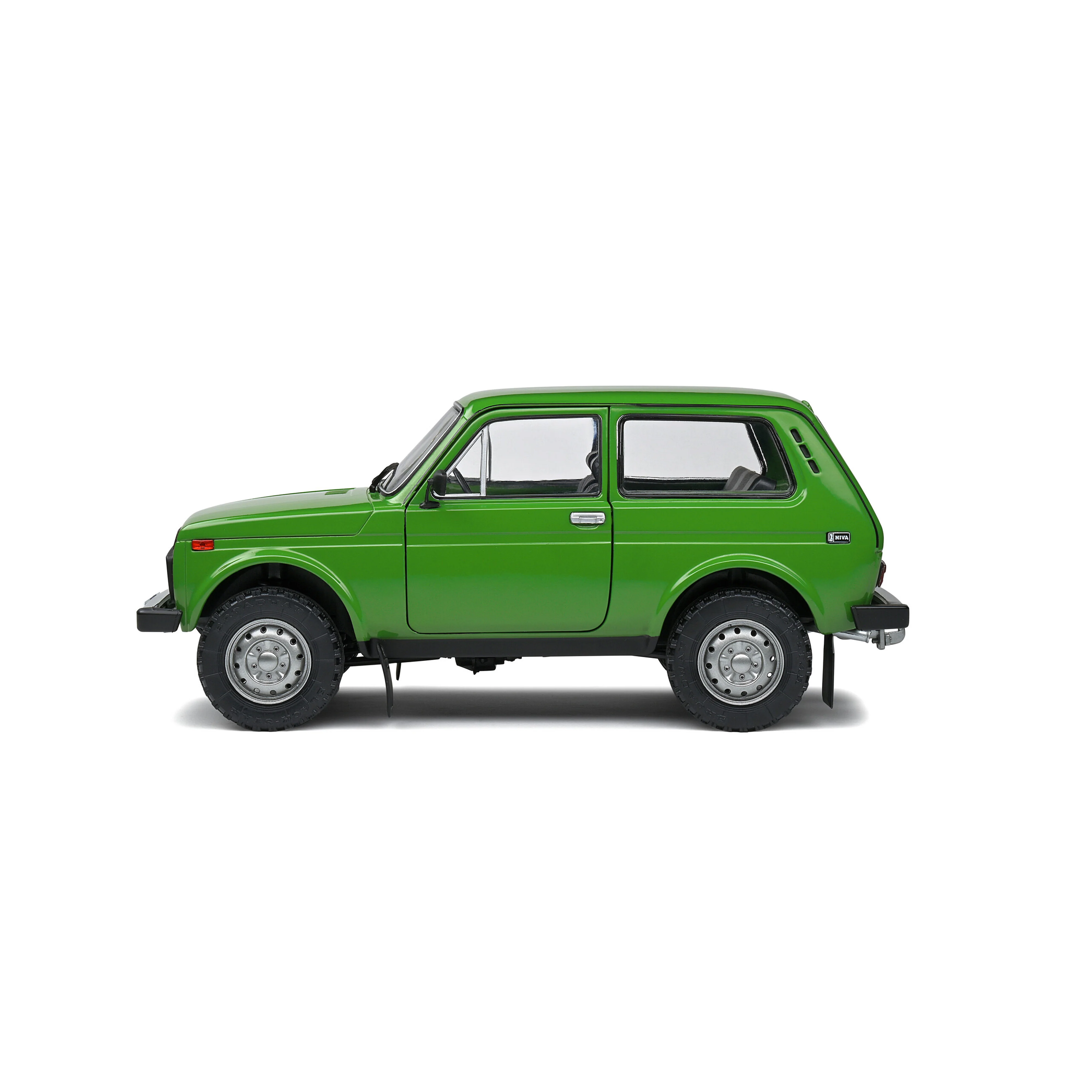 Lada Niva Vert 1980 1/18 - Image 2