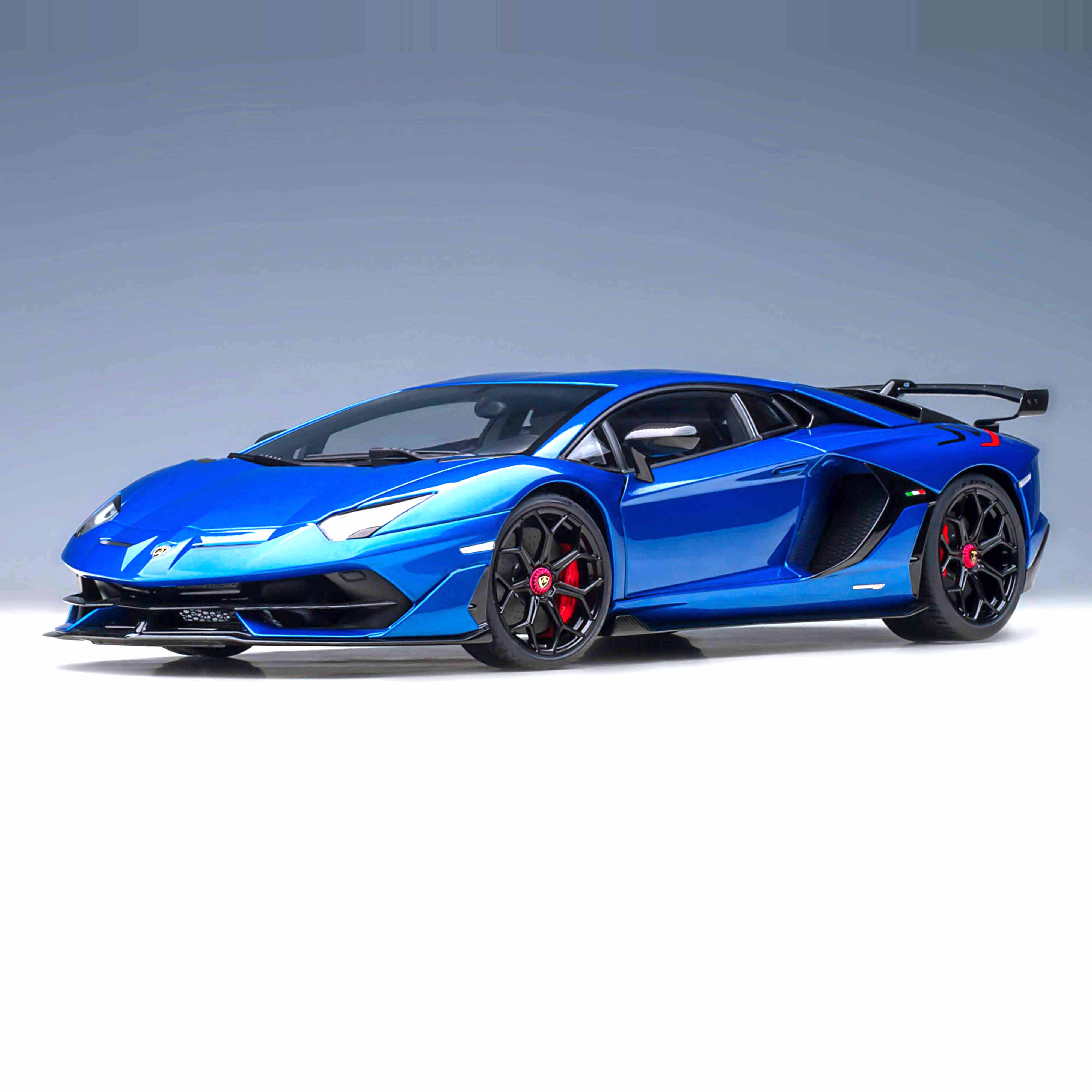 Lamborghini Aventador SVJ Bleu Nethuns 1/18