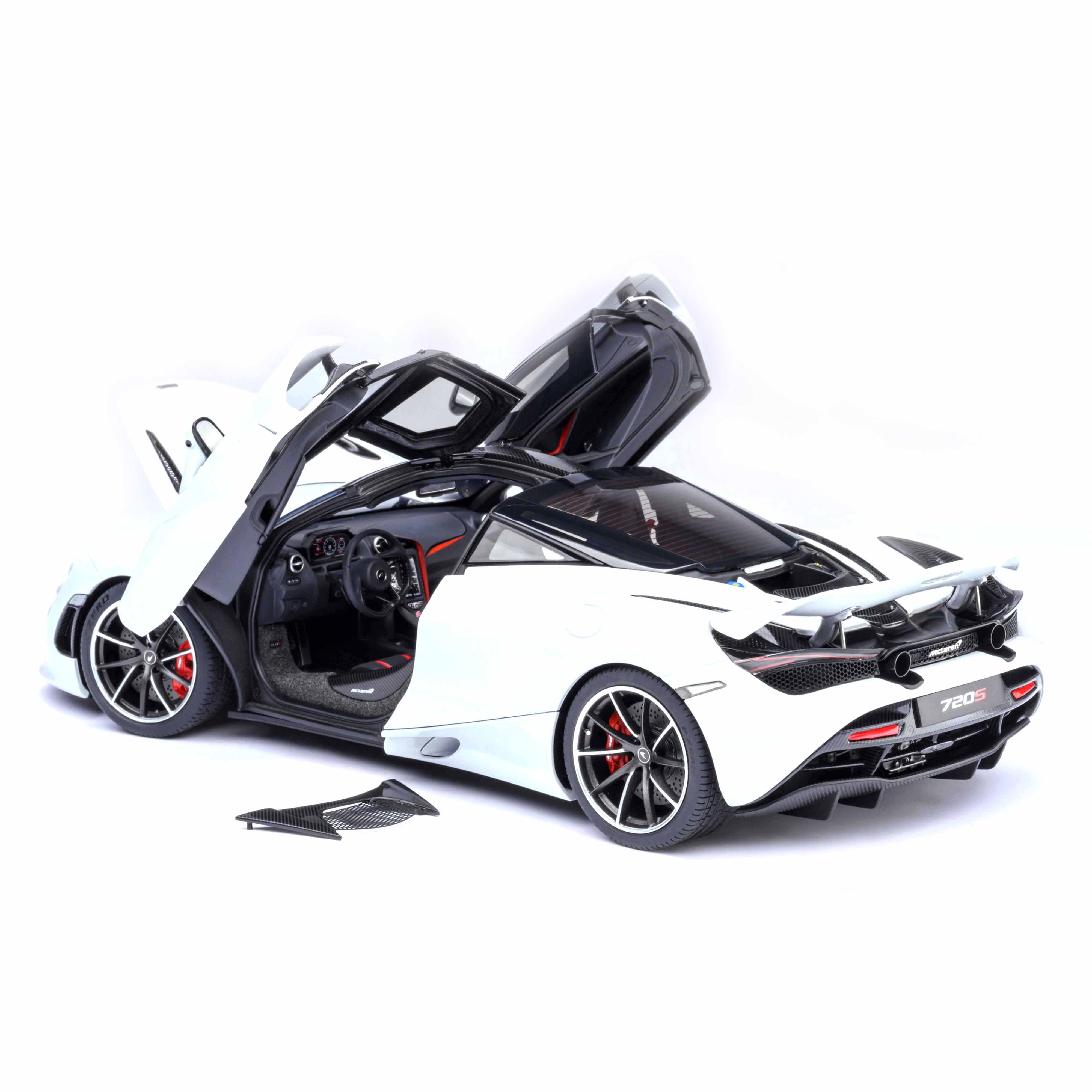 McLaren 720S Blanc de Silice 2017 1/18 - Image 9