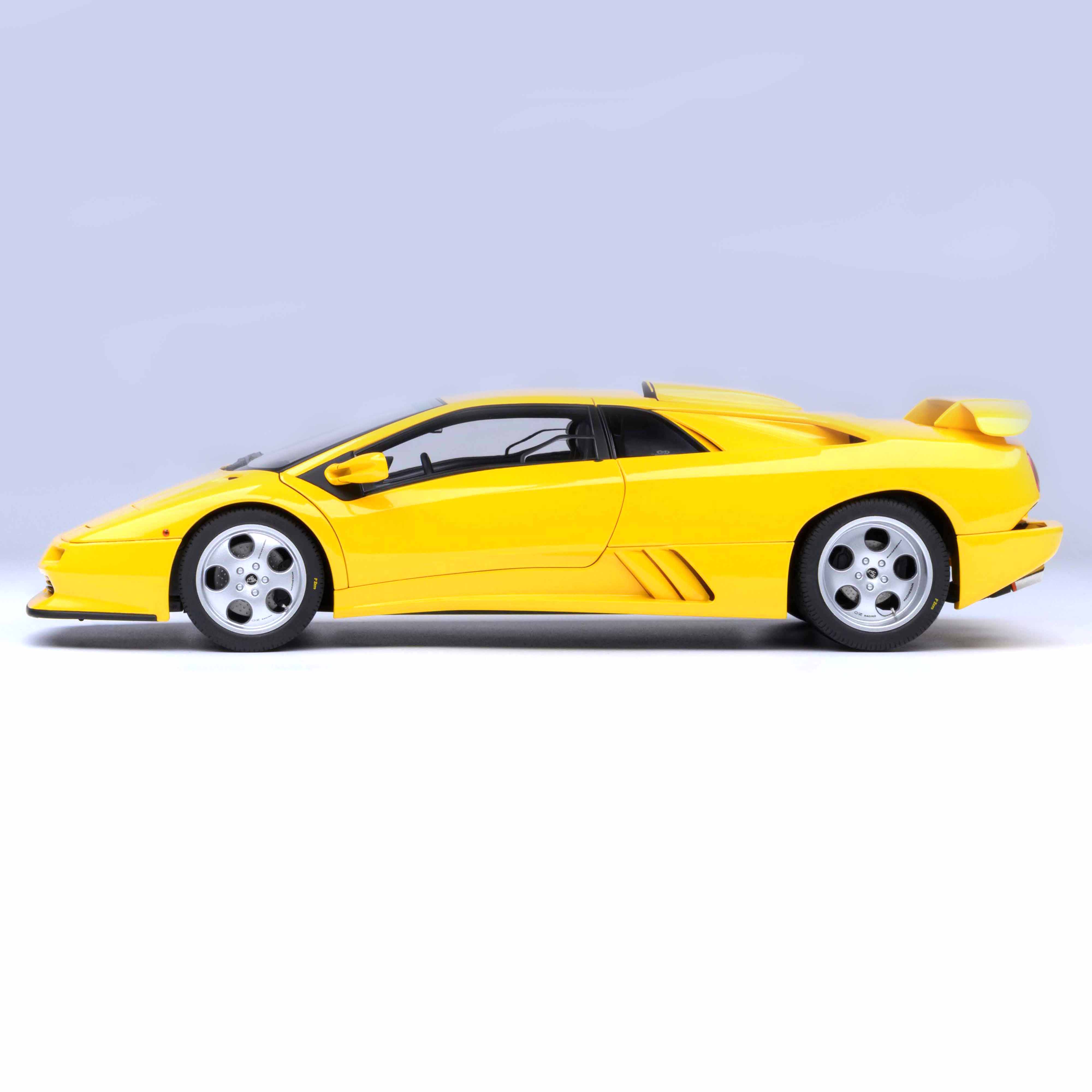 Lamborghini Diablo SE JOTA Superfly Jaune 1995 1/18 - Image 3