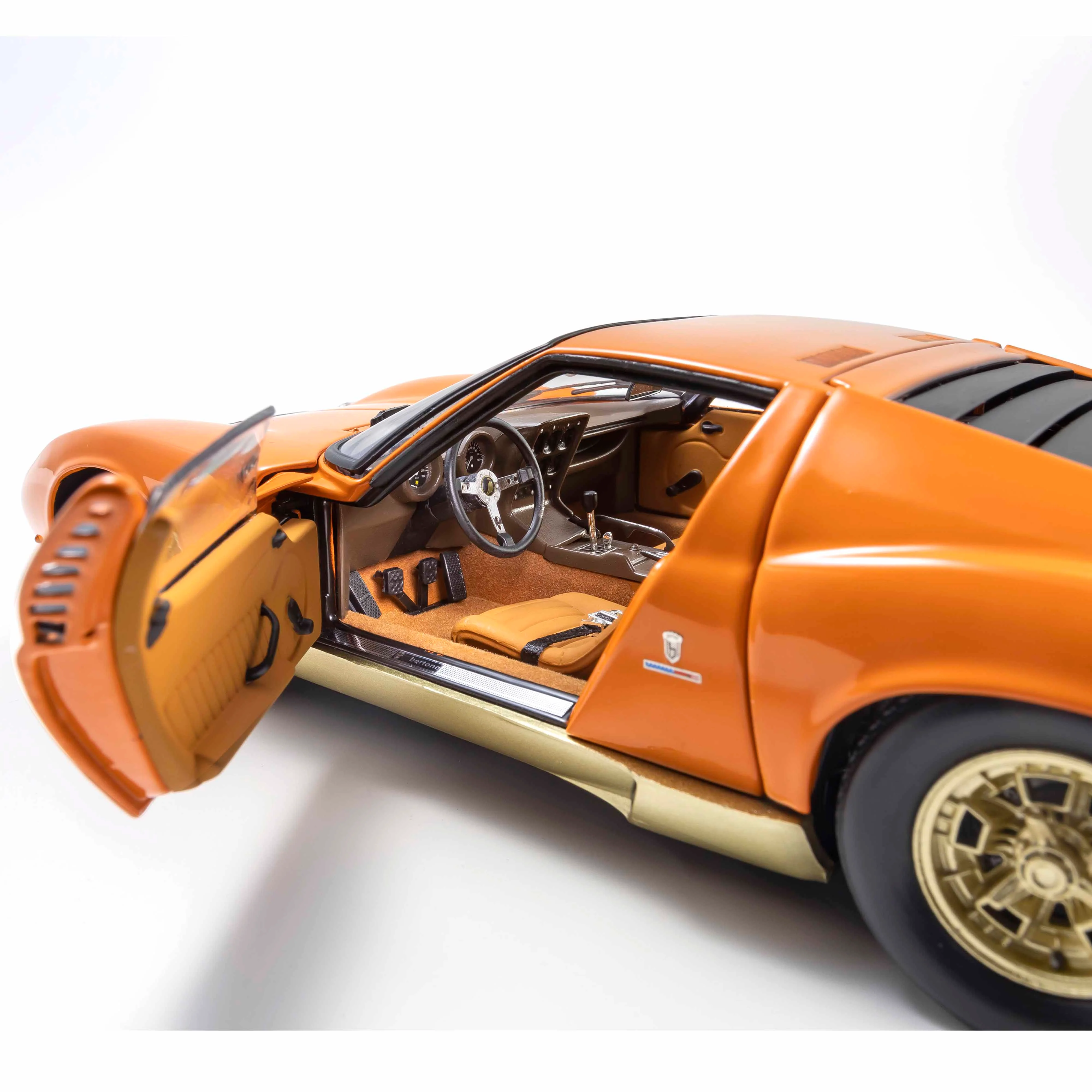 Lamborghini Miura P400 Orange/Or (Intérieur Marron) 1/18 - Image 10