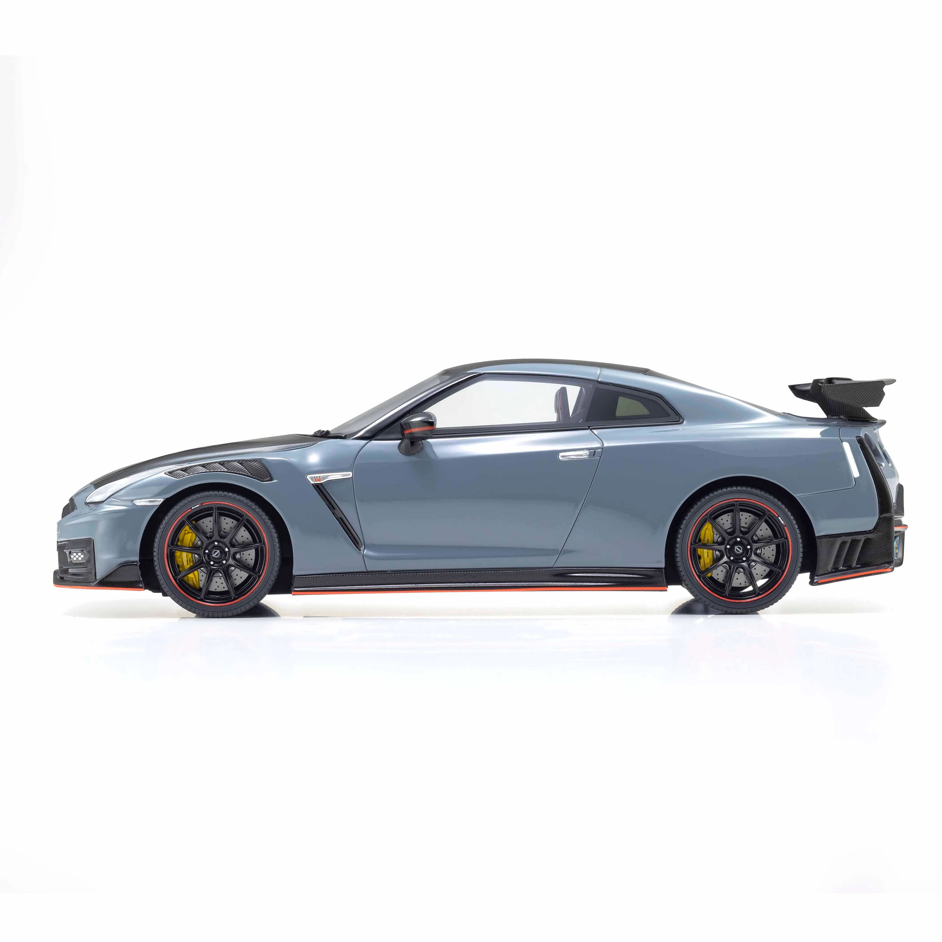 Nissan GT-R NISMO 2024 Edition Spéciale Gris 1/18 - Image 3
