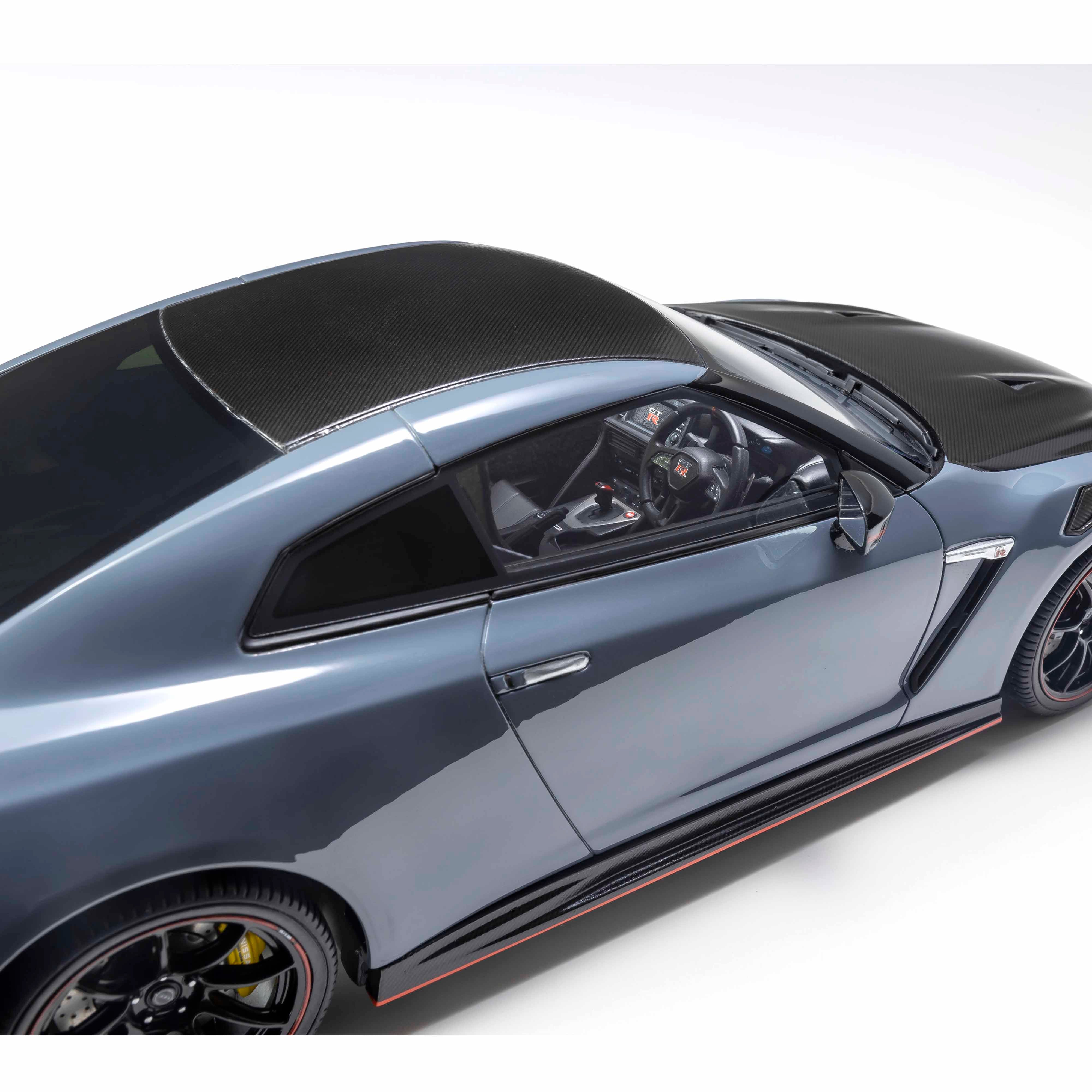 Nissan GT-R NISMO 2024 Edition Spéciale Gris 1/18 - Image 7