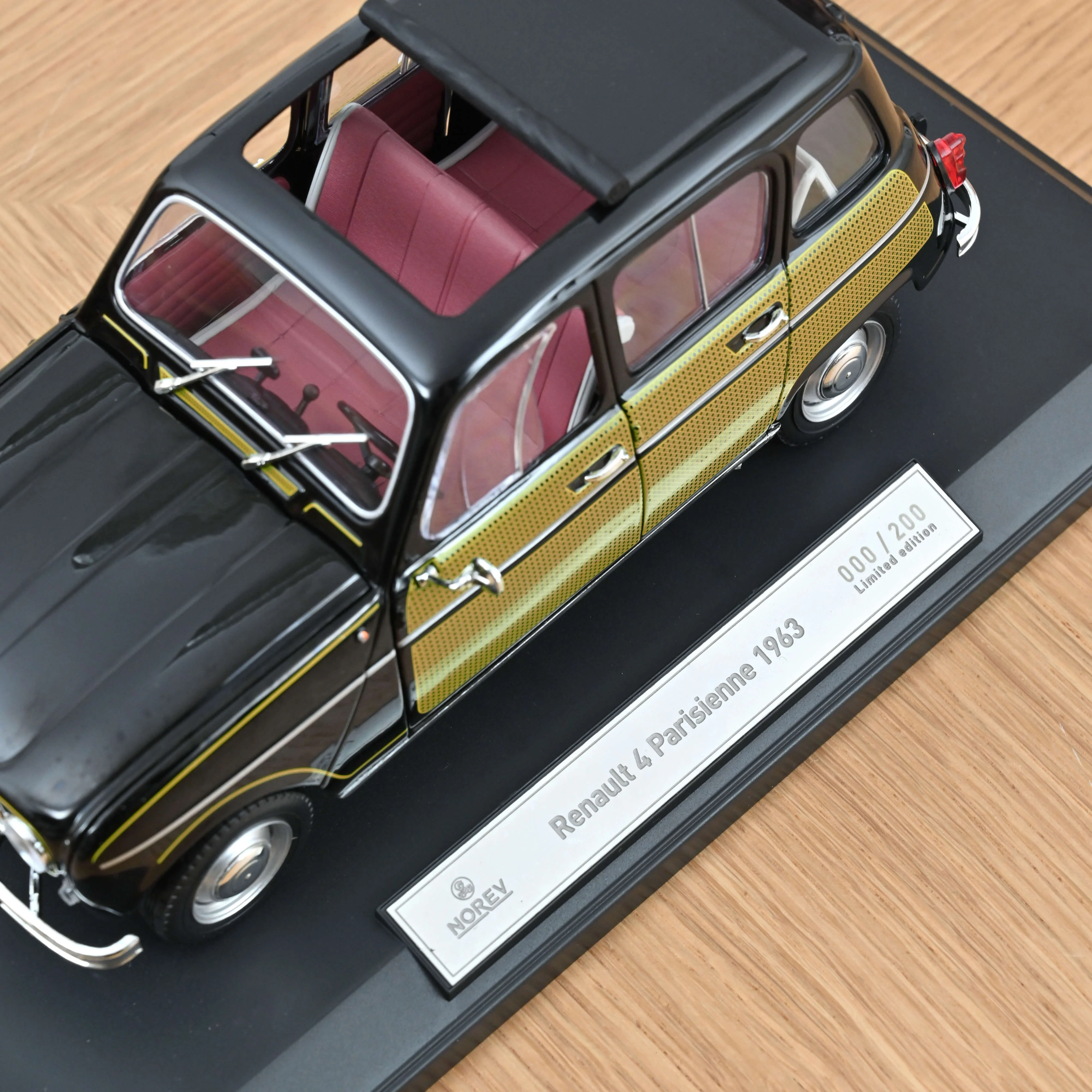 Renault 4 Parisienne 1963 Noire et Jaune 1/18 - 200pcs - Image 7
