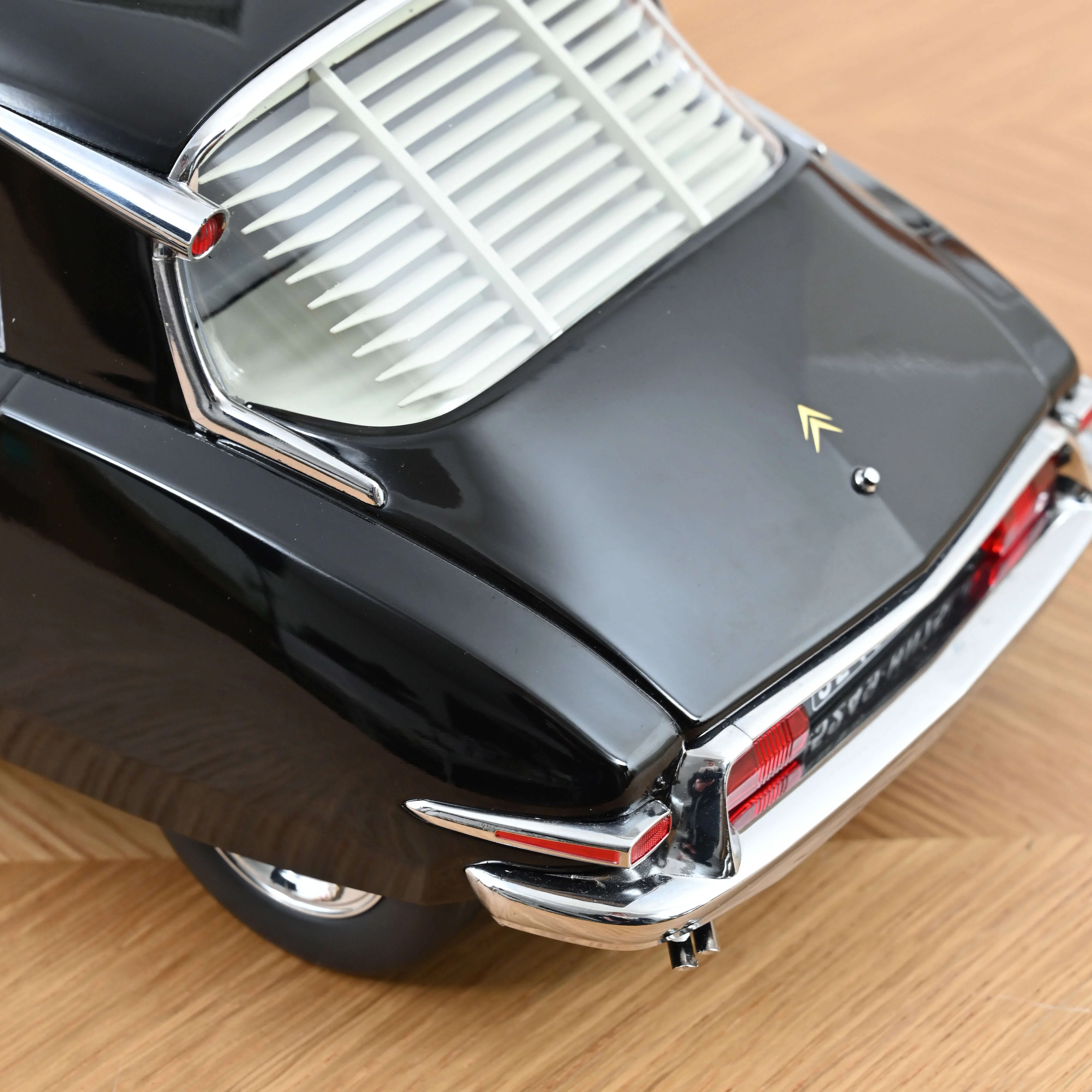 Citroën DS 19 1962 Noir De Gaulle 1/12- 250pcs - Image 6