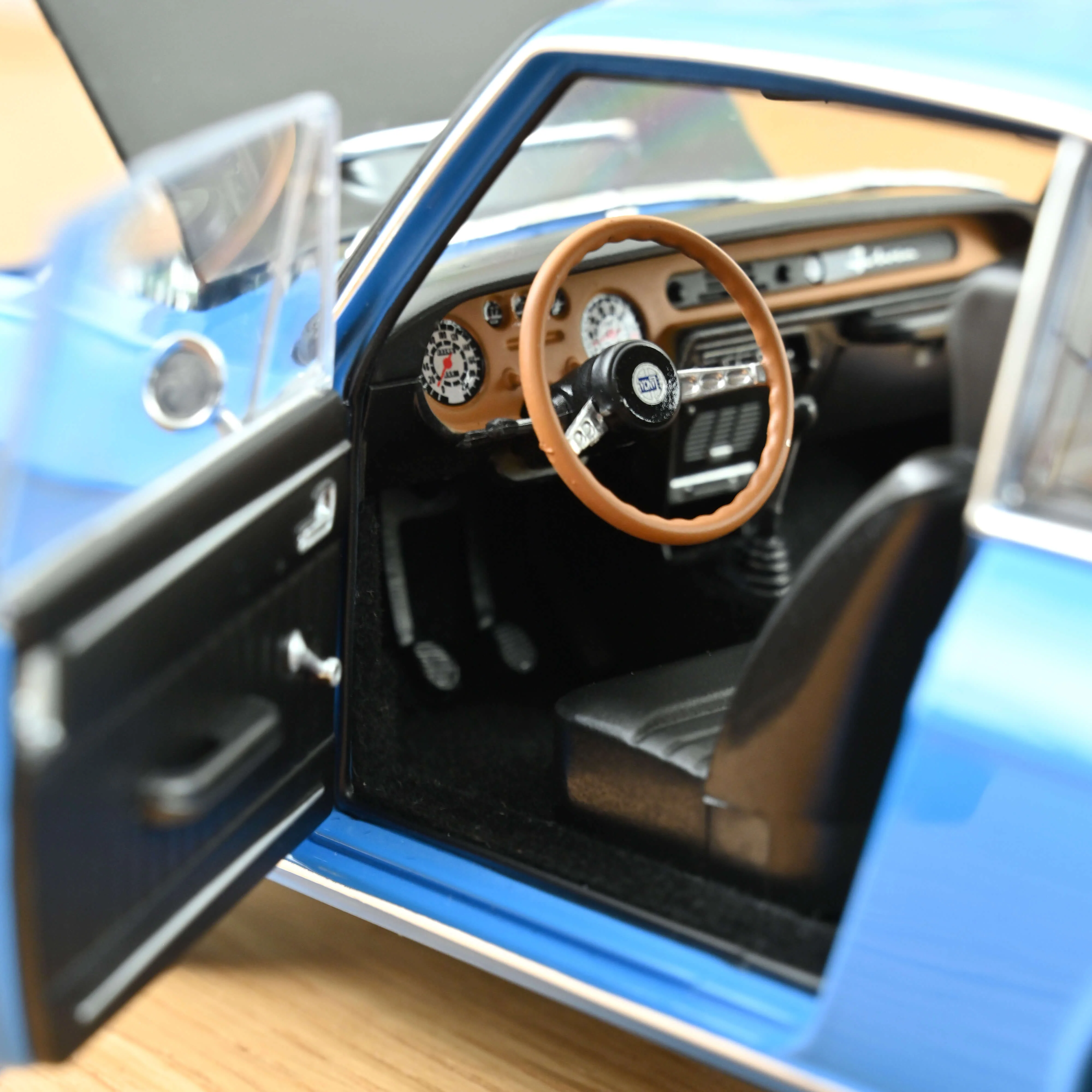 Lancia Fulvia 1600 HF 1971 Bleu  Moyen 1/18 - 200pcs - Image 6