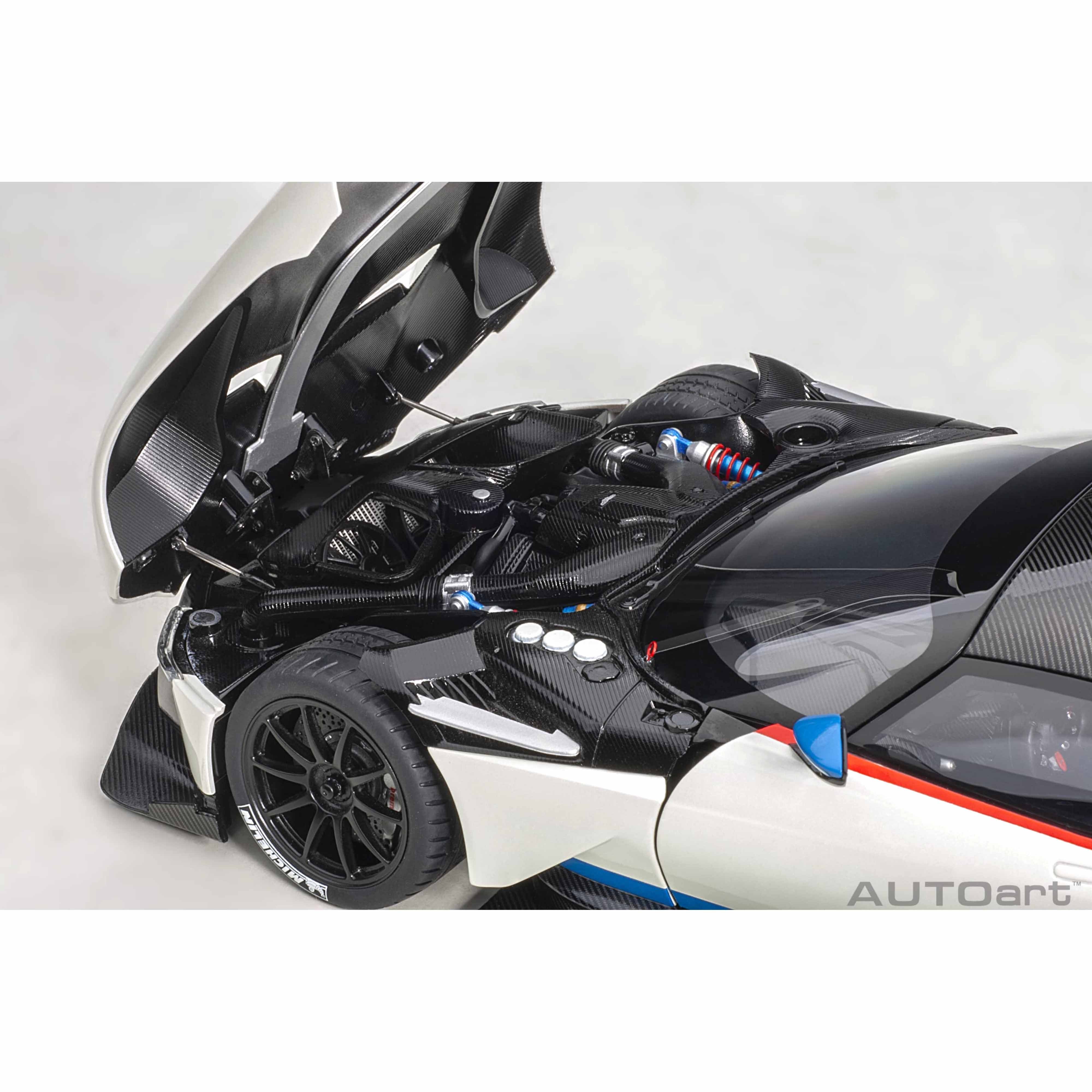 Aston Martin Vulcan Stratus Blanc 1/18 - Image 8