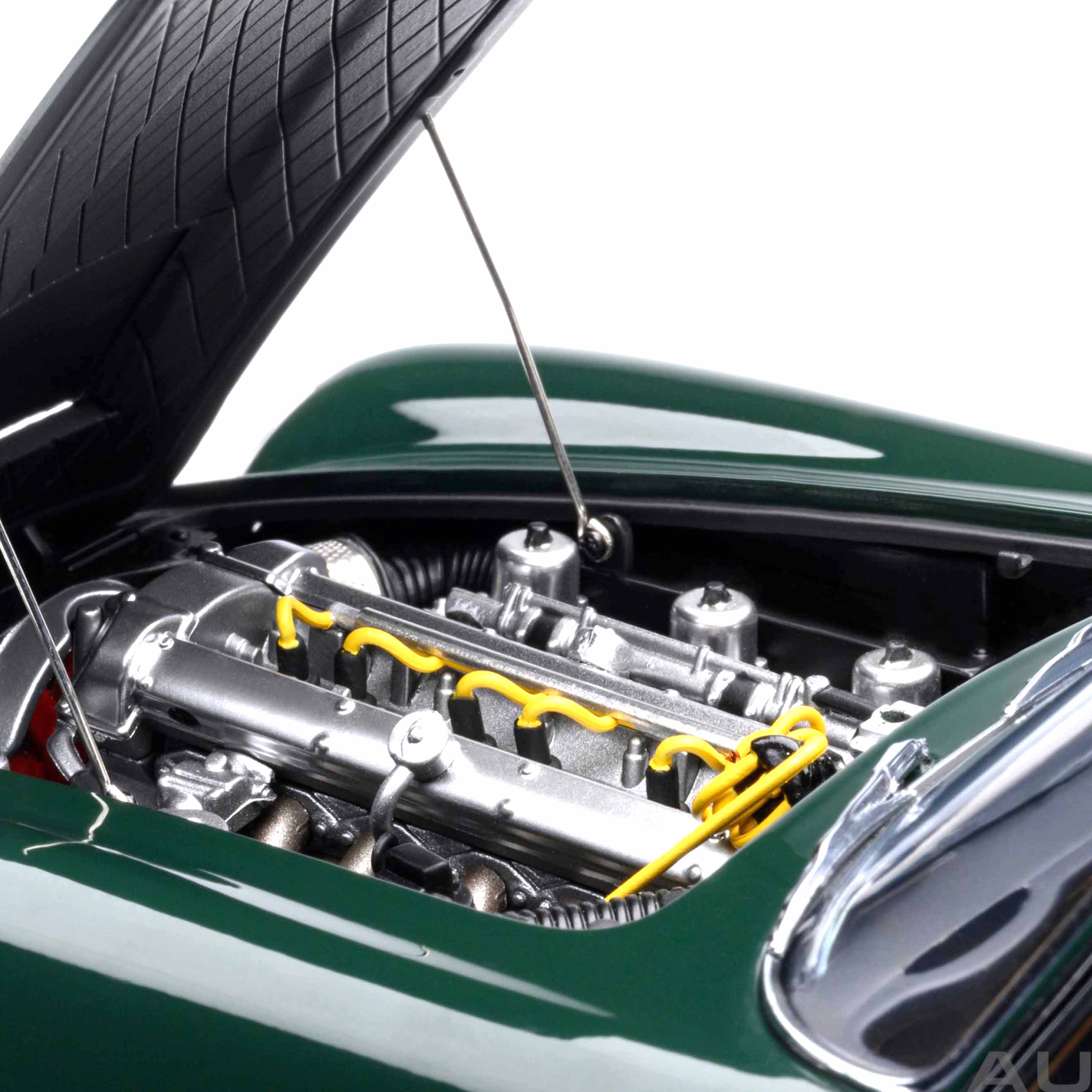 Aston Martin DB5 Vert de course britannique 1/18 - Image 10