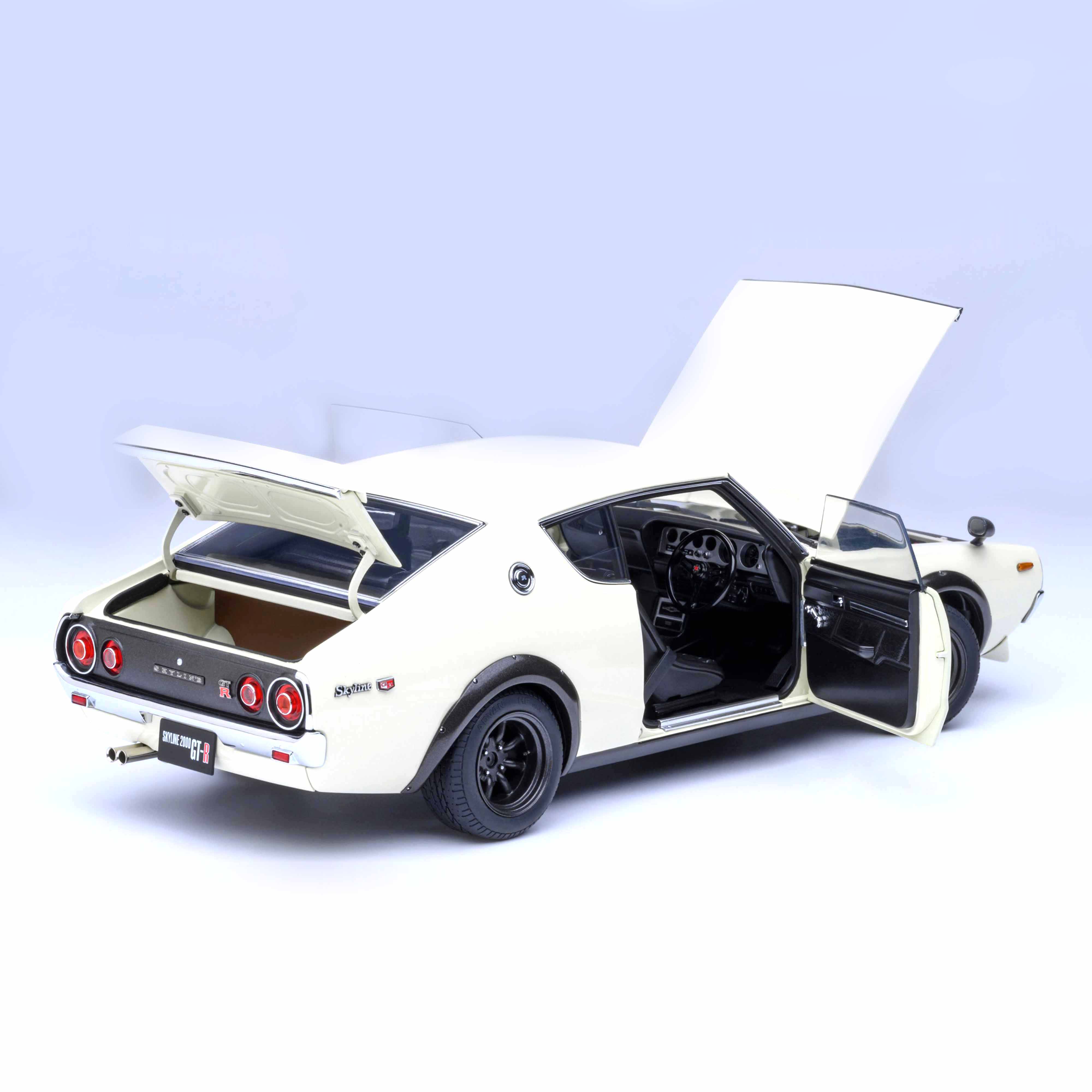 Nissan Skyline 2000 GT-R (KPGC110) Blanc 1/18 - Image 12