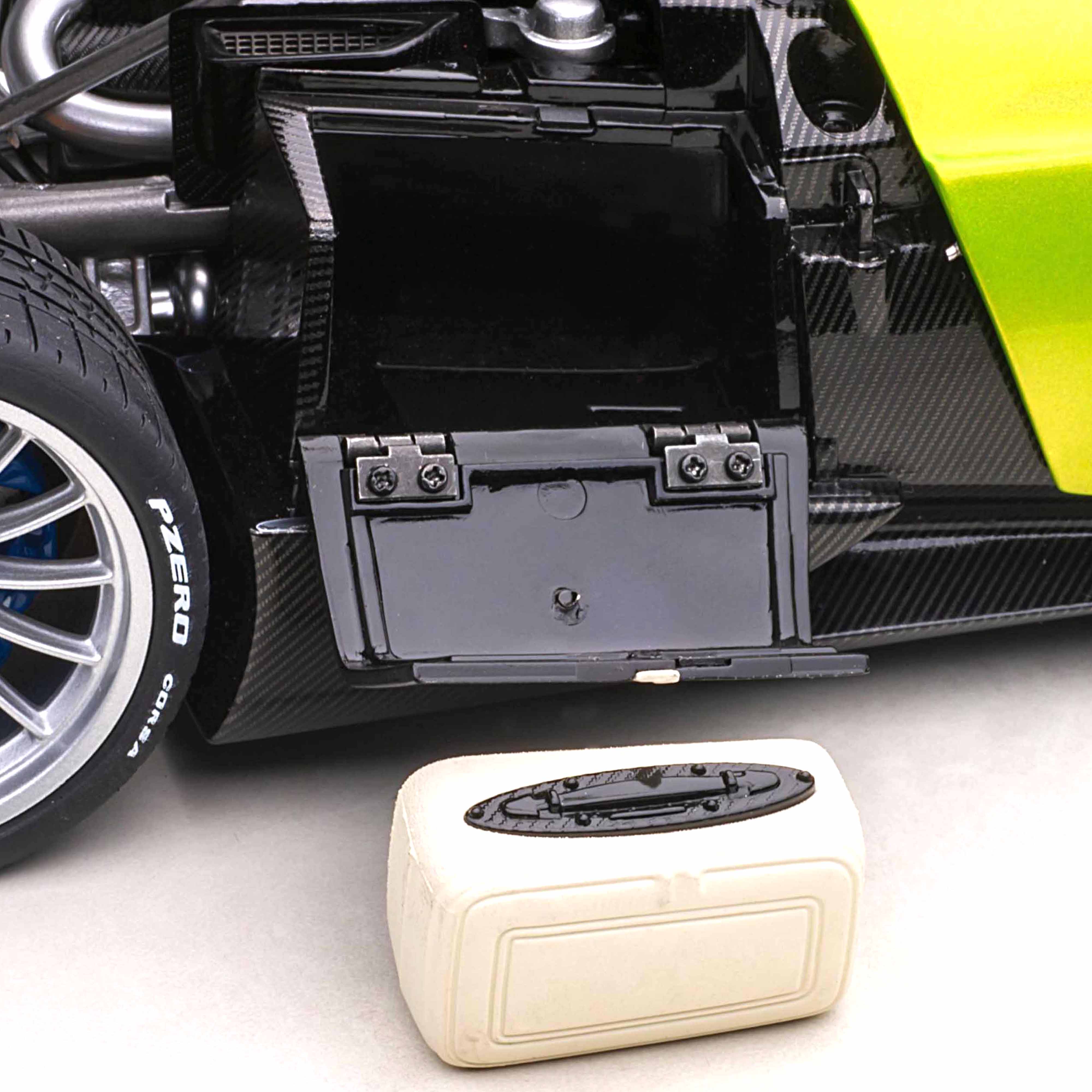 Pagani Huayra Roadster Verde Firenze 1/18 - Image 21