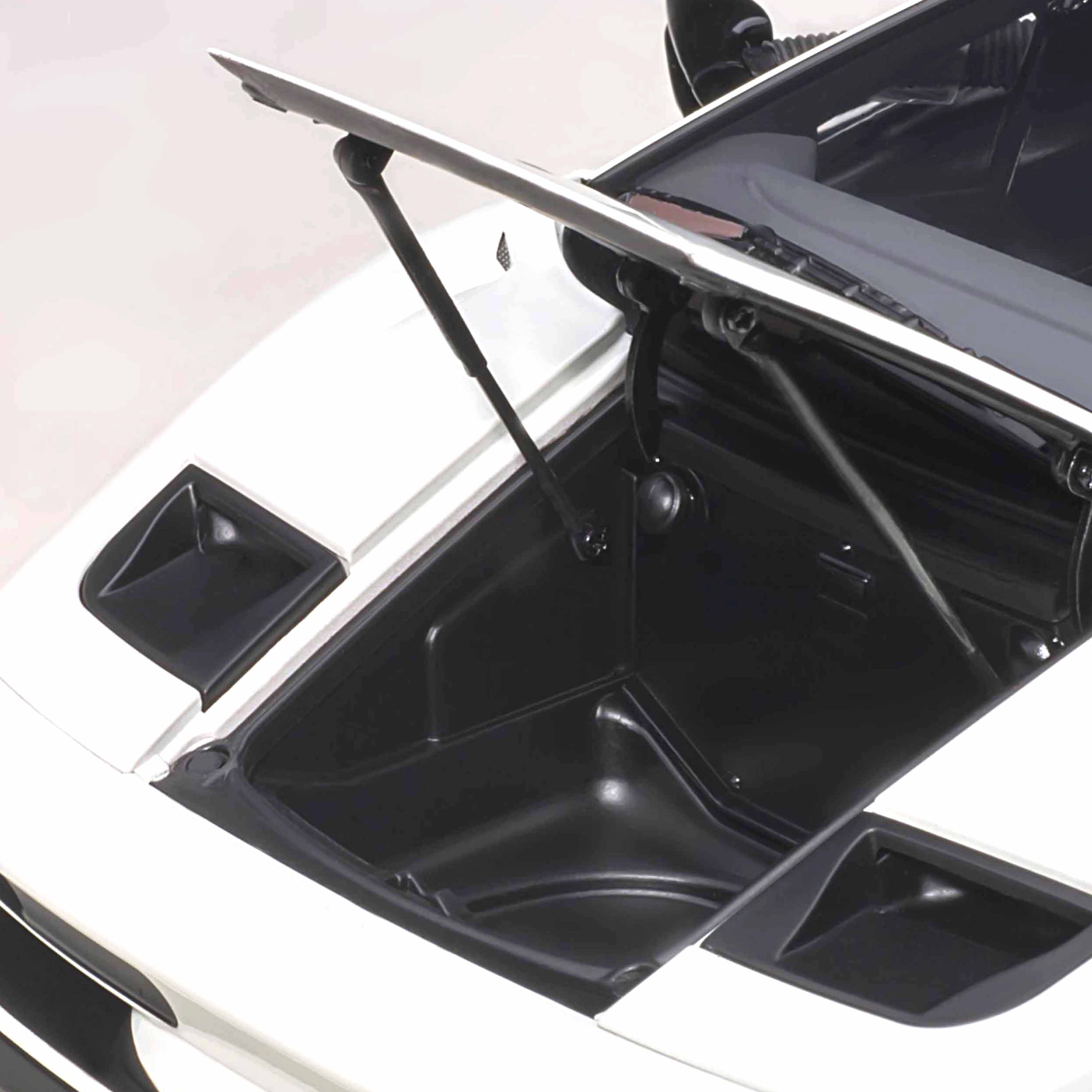 Lamborghini Diablo SV-R Impact Blanc 1/18 - Image 9