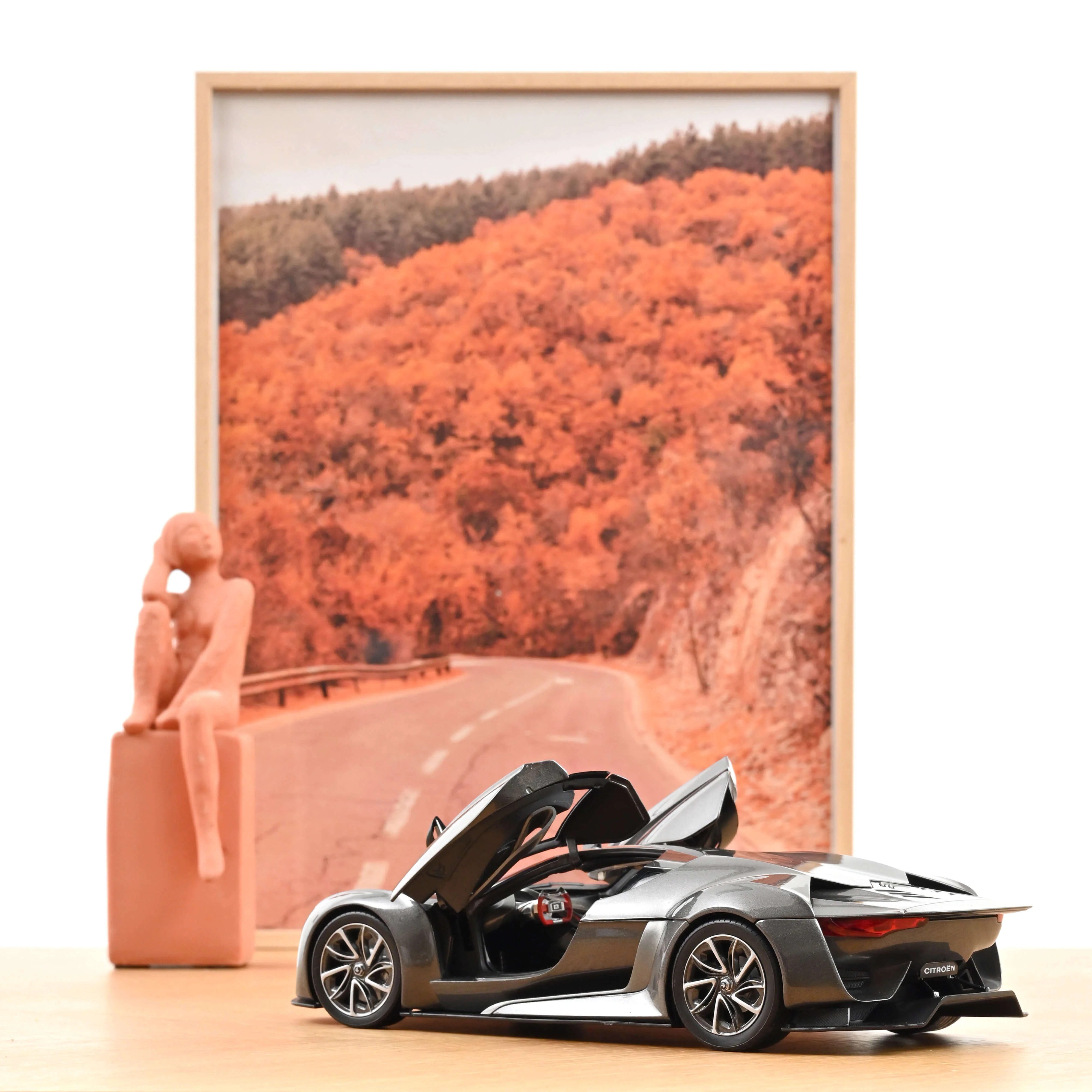 GT by Citroën 2008 Concept Car Gris foncé 1/18 - 200 pcs - Image 2