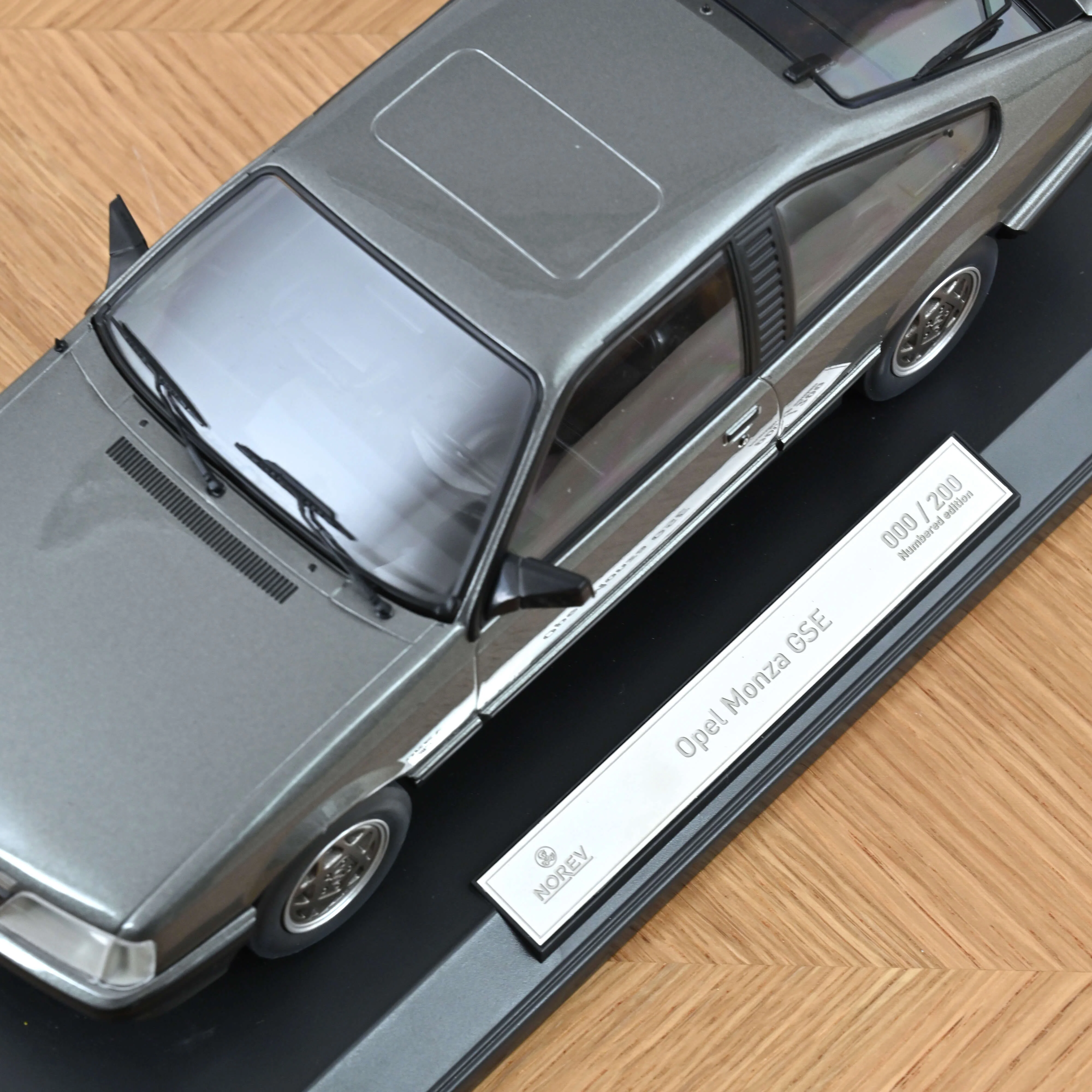 Opel Monza GSE 1984 Anthracite métallisé 1/18 - 200pcs - Image 4