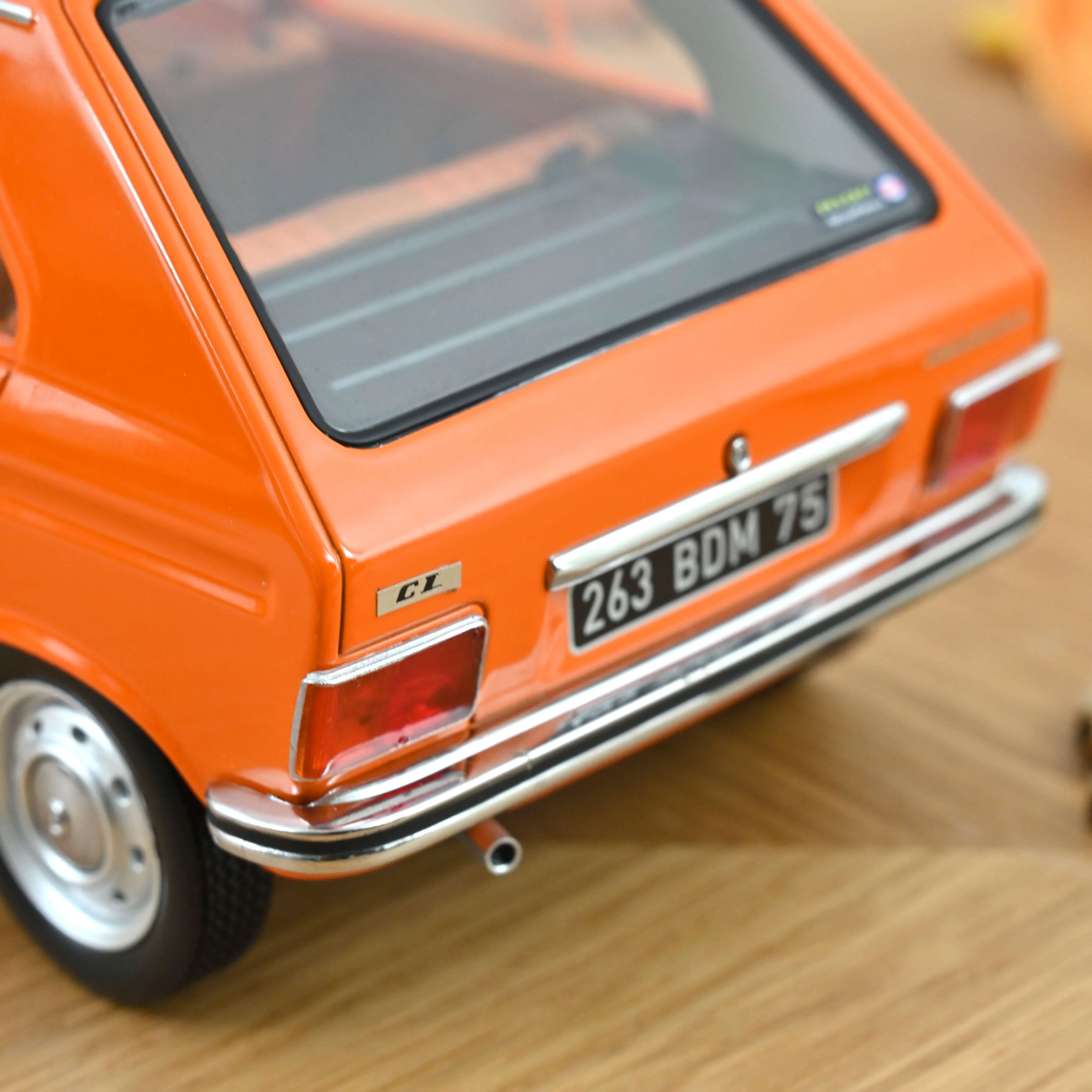 Peugeot 104 GL 1977 Orange 1/18 - 300pcs - Image 3