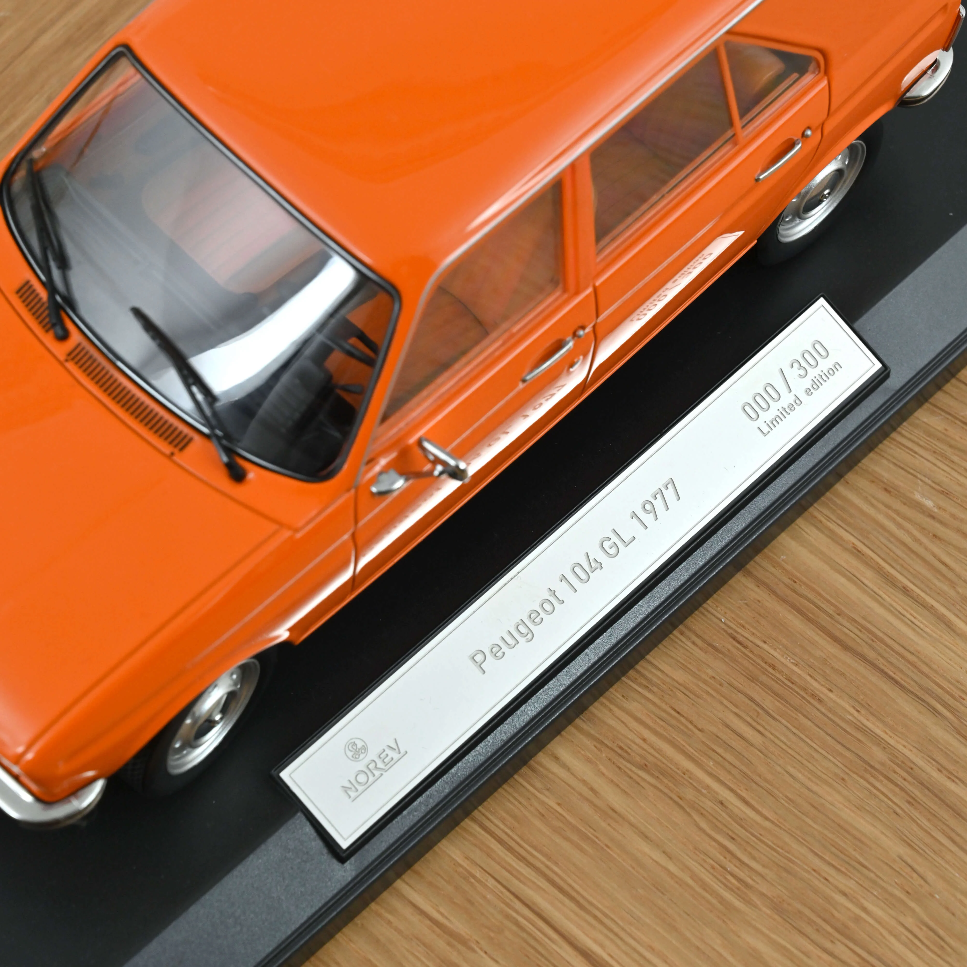 Peugeot 104 GL 1977 Orange 1/18 - 300pcs - Image 6