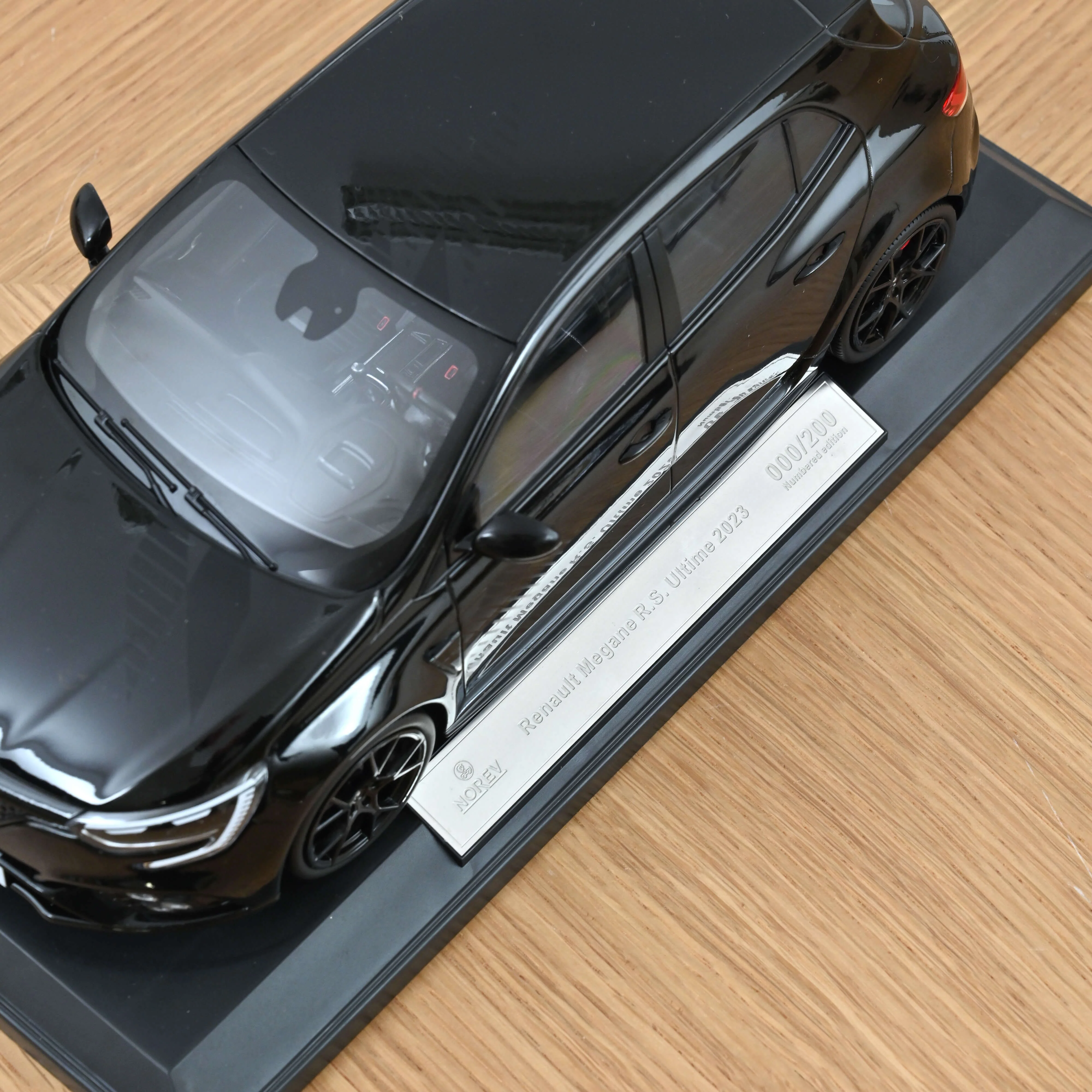 Renault Megane R.S. Ultime 2023 Noir Etoilé 1/18 - 200pcs - Image 4