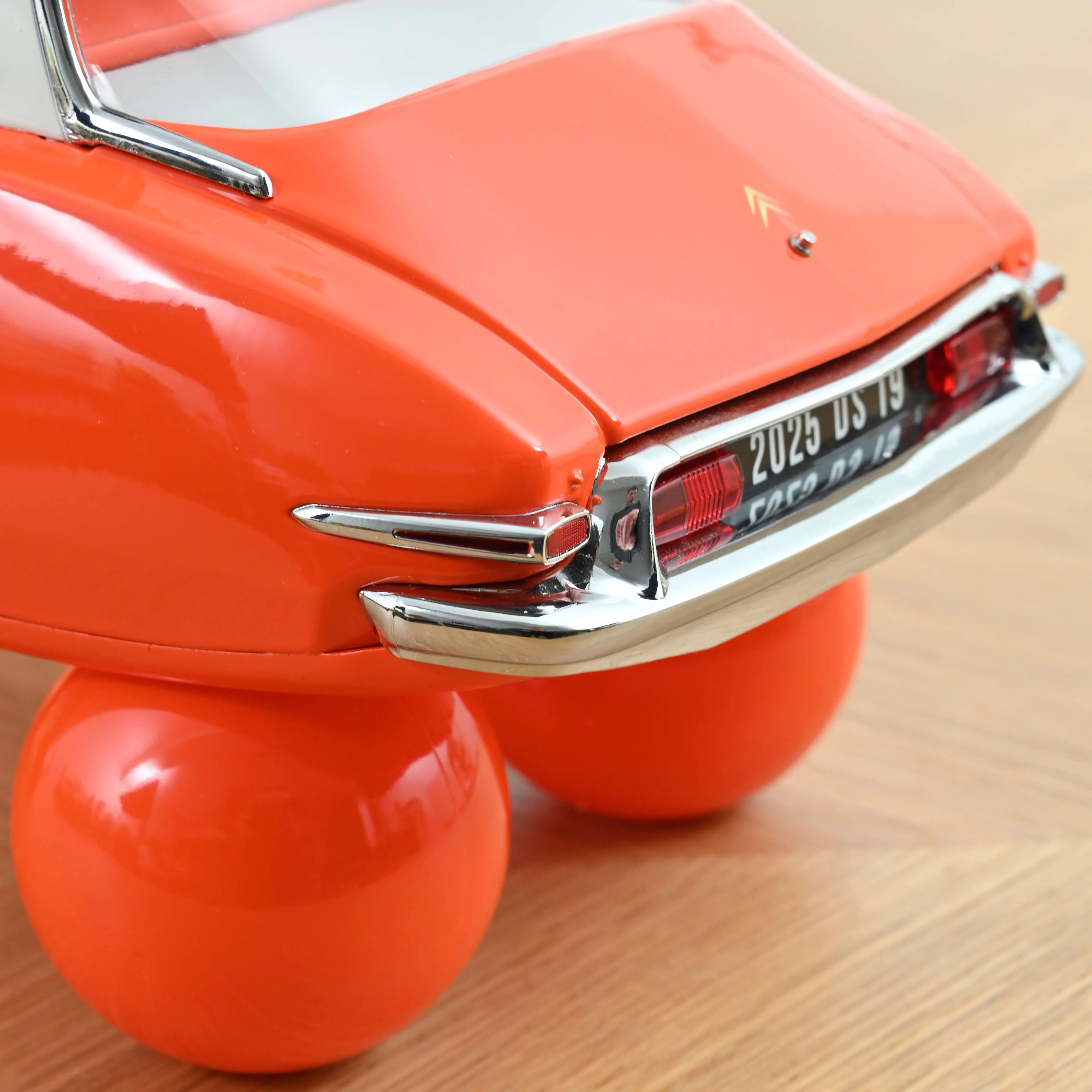 Citroën DS 19 sur boules 1959 Nuancier d'Orange 1/12 - Image 5