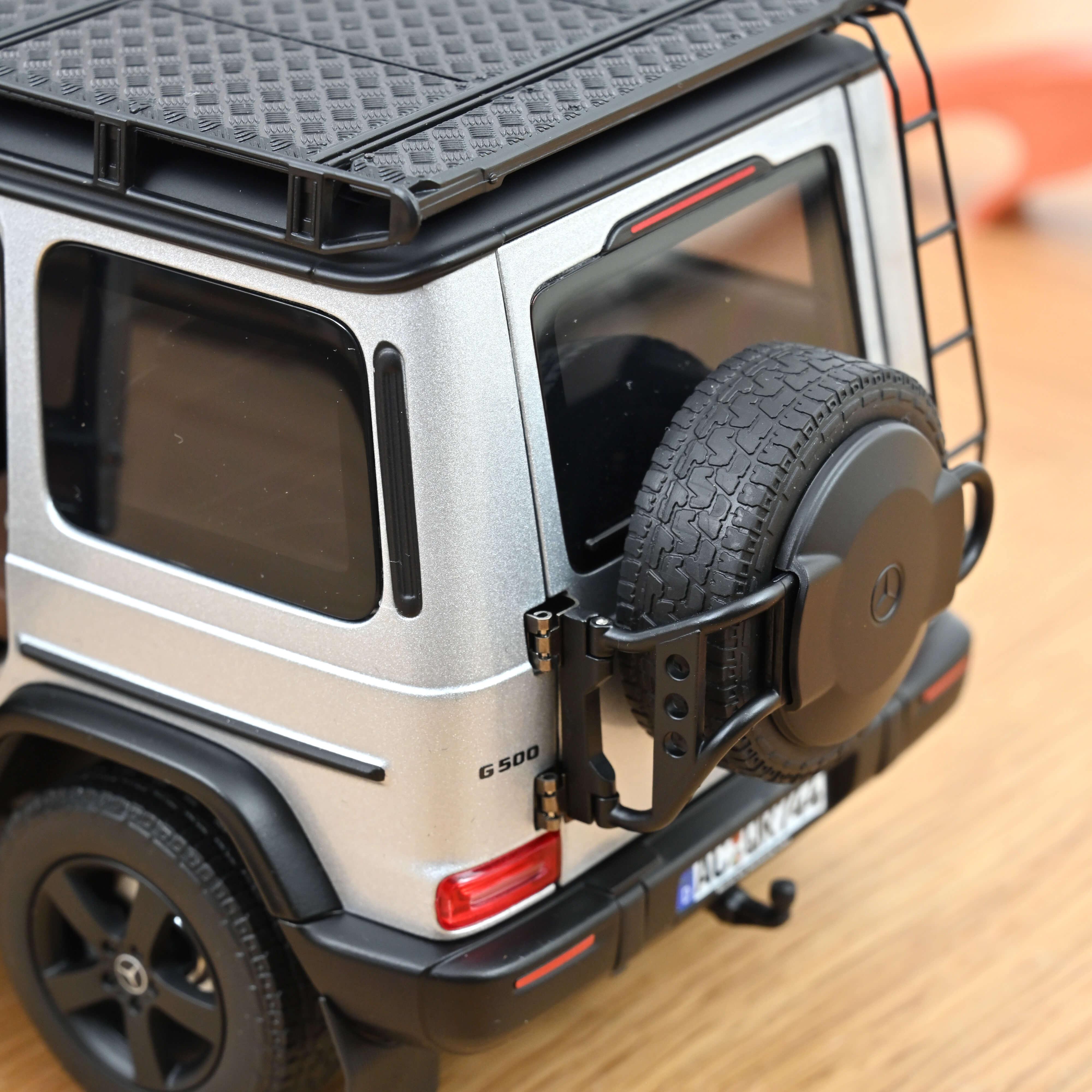 Mercedes-Benz Classe G 2024 Argent Iridium 1/18 - Image 6