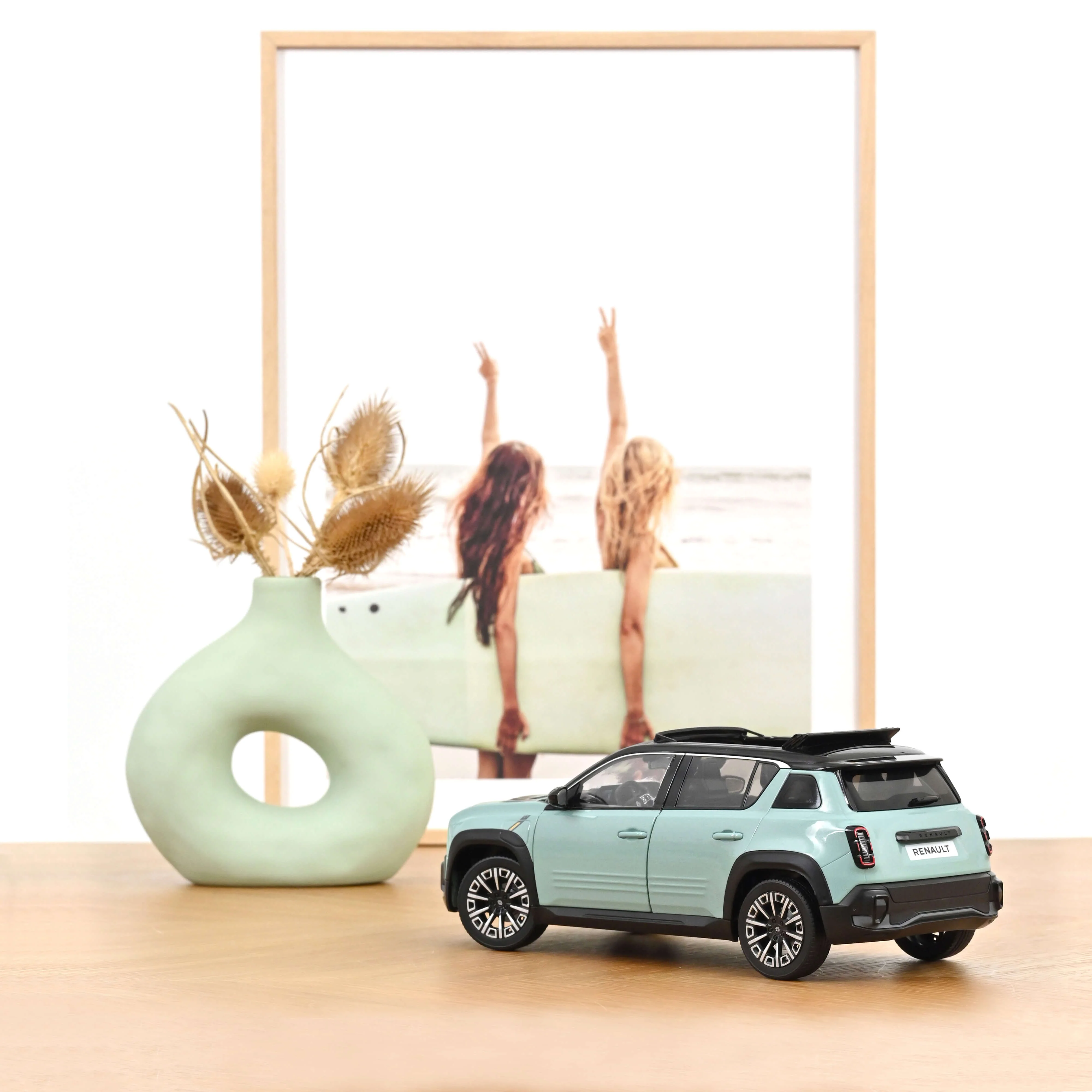 Renault 4 E-Tech Electrique 2025 Vert Hauts-de-France 1/18 - Image 3