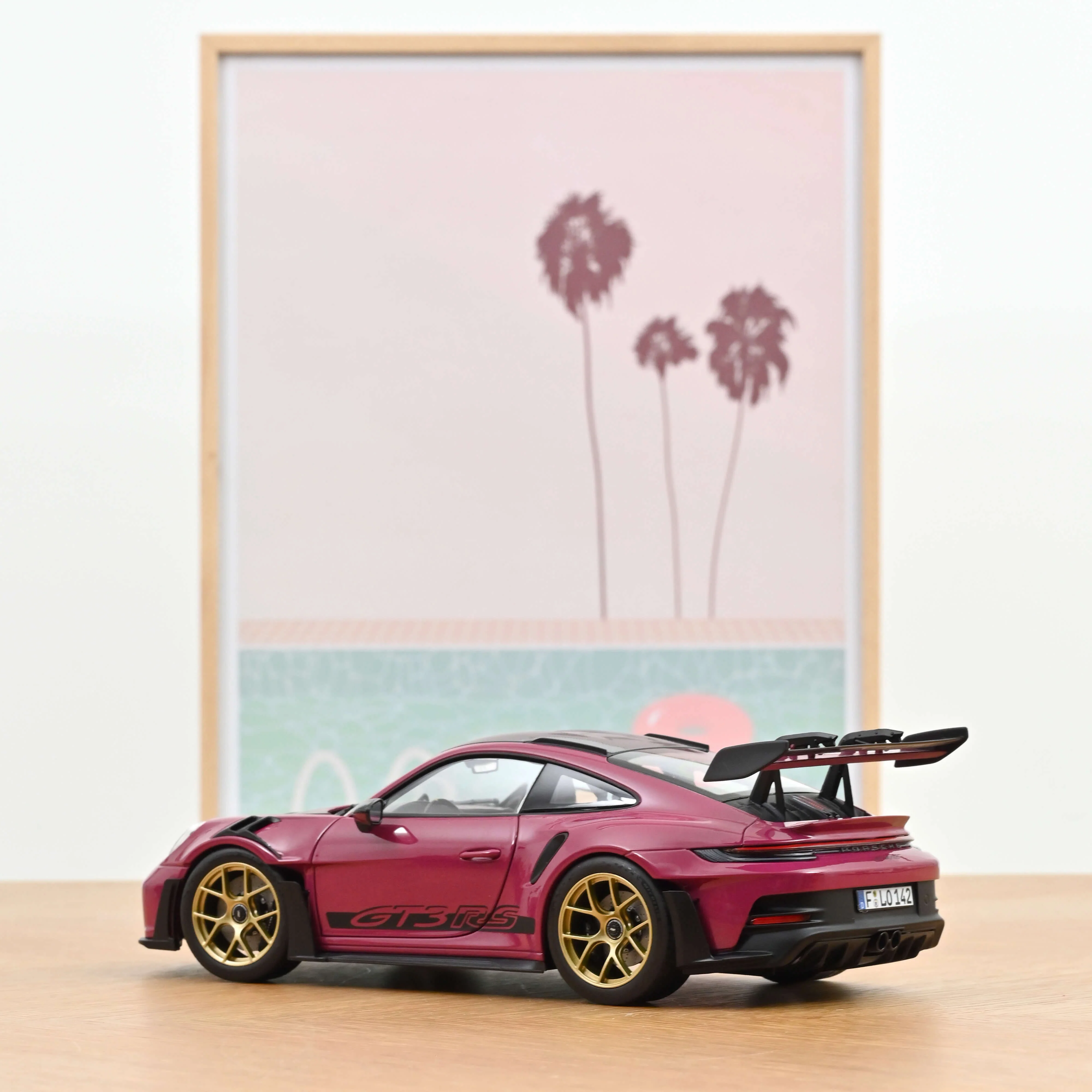 Porsche 911 GT3 RS avec Pack Weissach 2022 Ruby Star 1/18 - Image 3