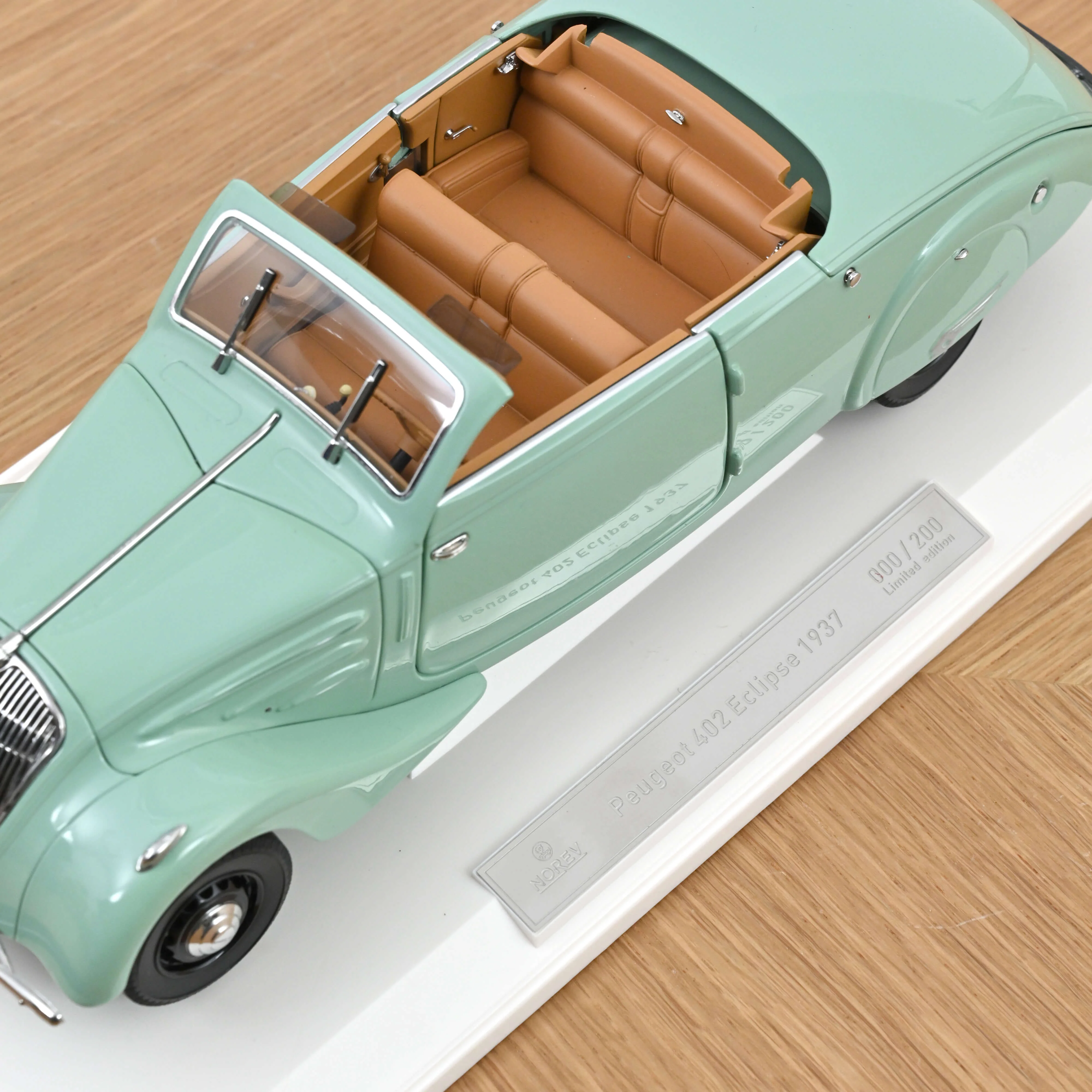 Peugeot 402 Eclipse 1937 Vert 1/18 - 200 pcs - Image 13