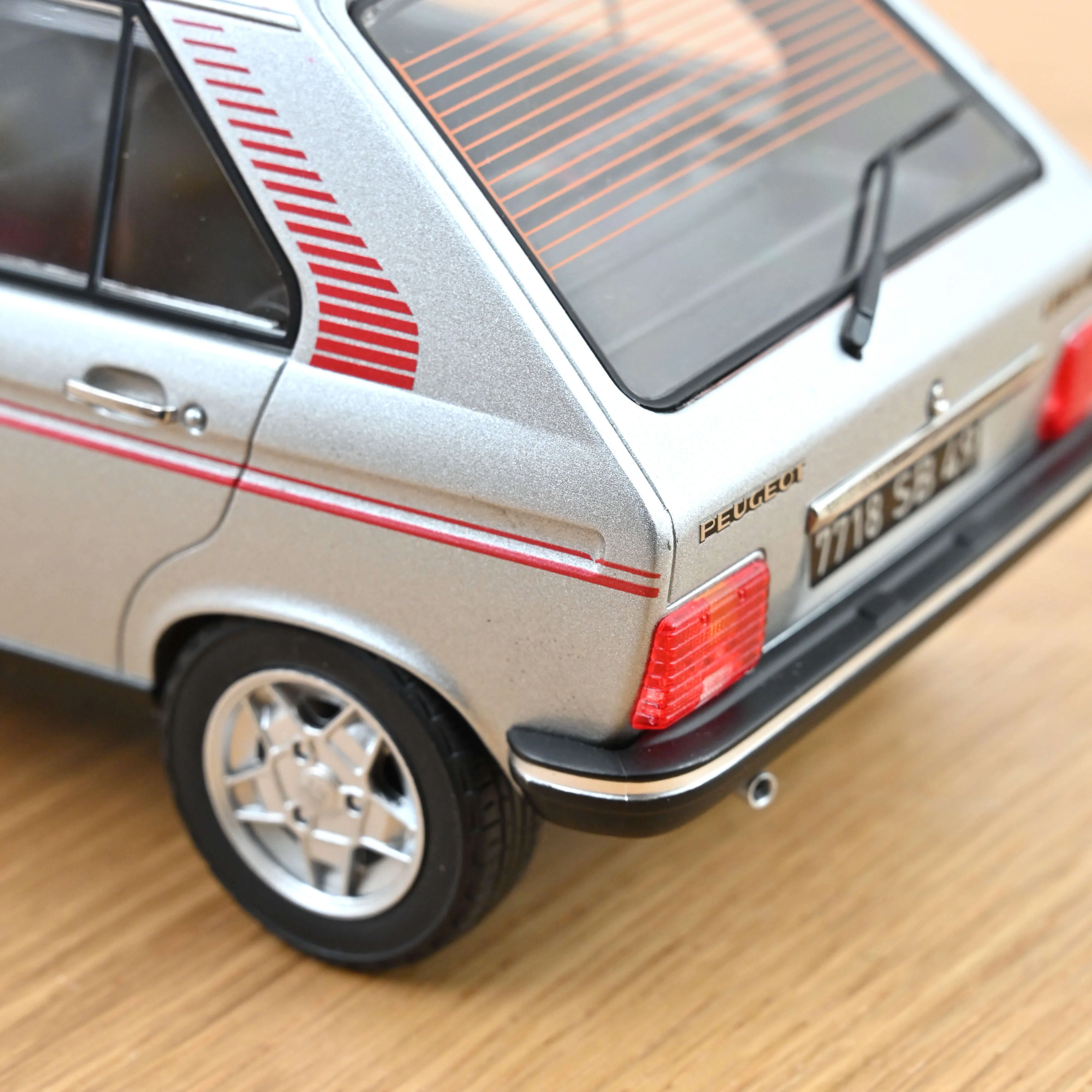 Peugeot 104 S 1981 Gris 1/18 - 104pcs - Image 5