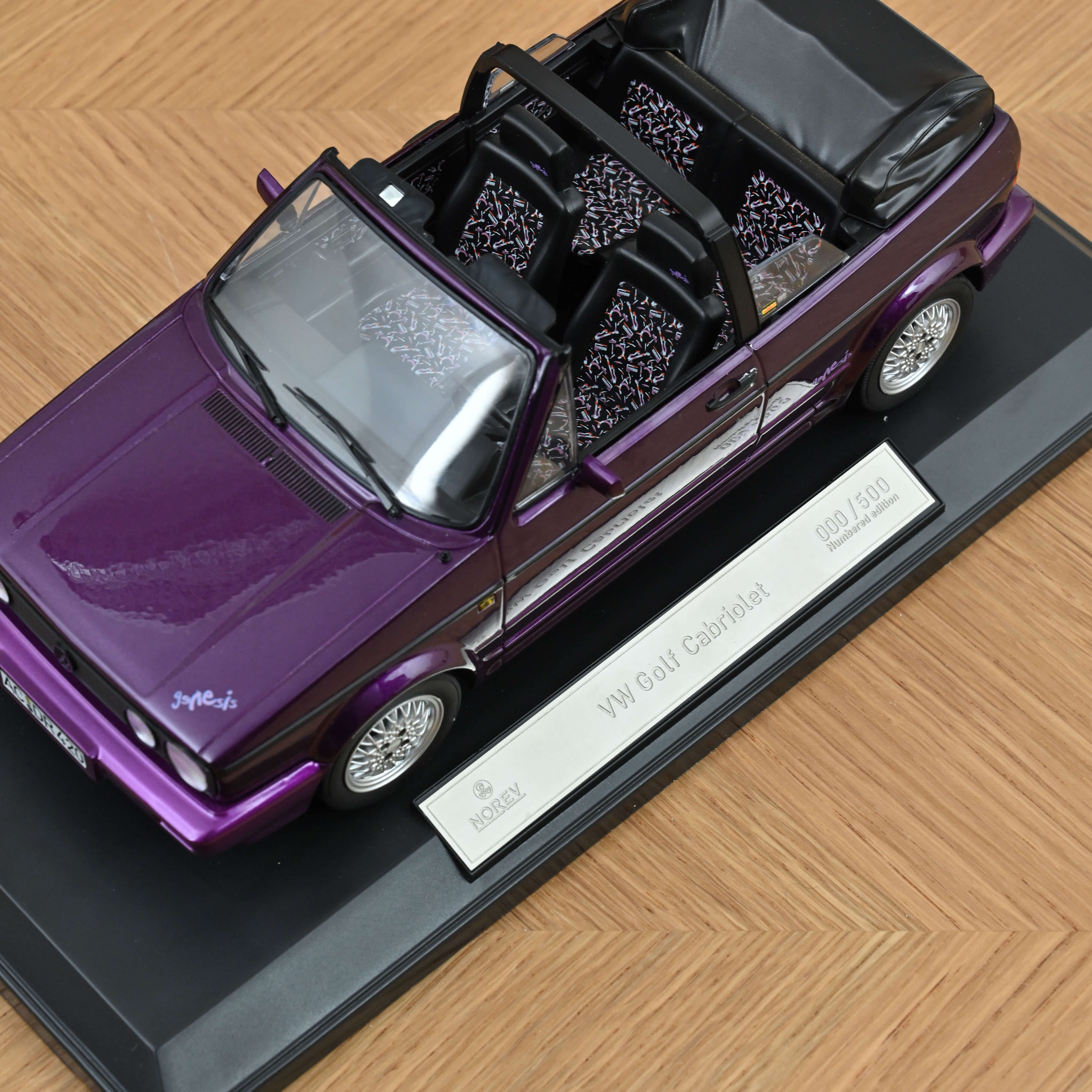 VW Golf Cabriolet 1992 Violet métallisé 1/18 - 500pcs - Image 5