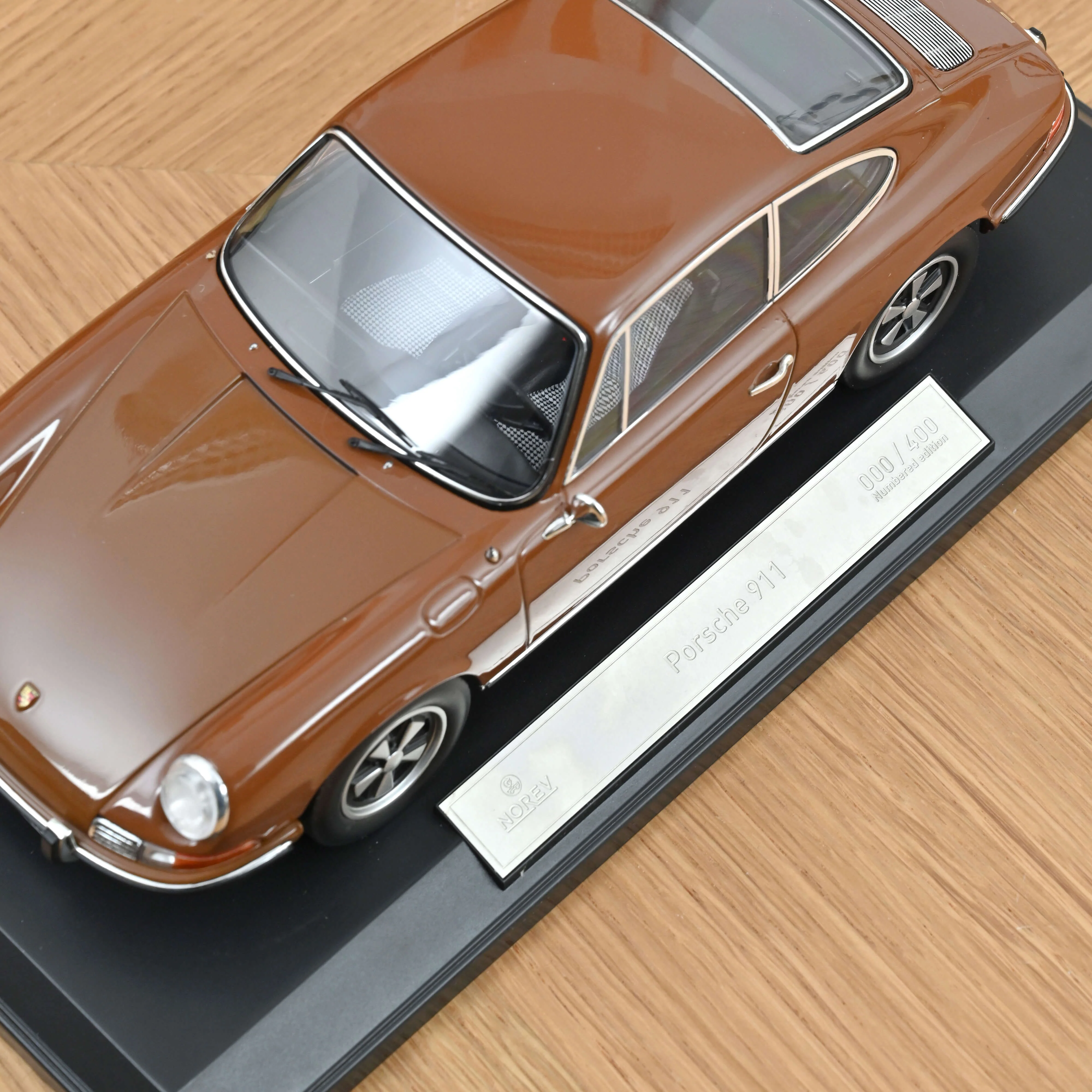Porsche 911 T 1969 Brun Sépia 1/18 - 400pcs - Image 5