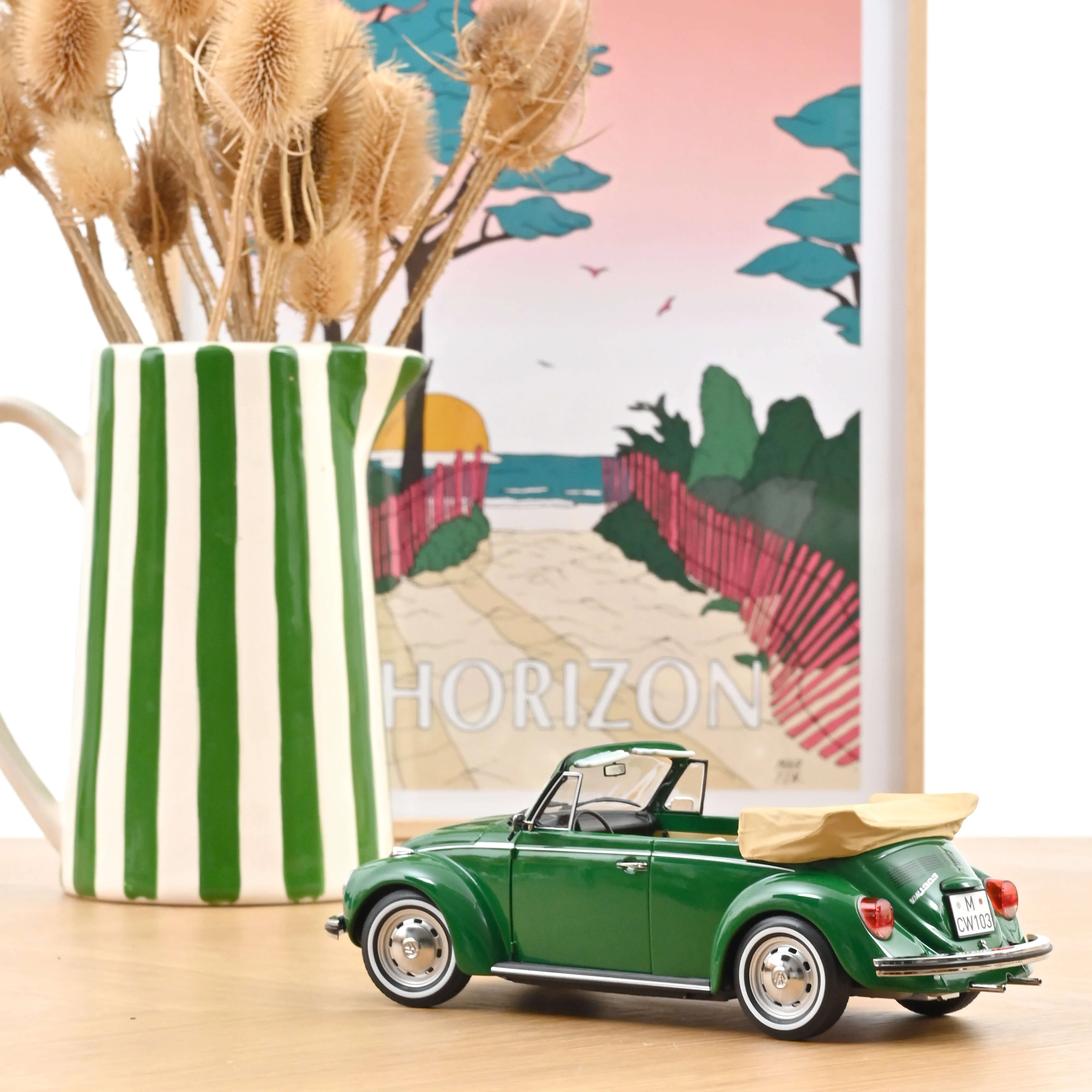 VW 1303 Cabriolet 1972 Vert Sambesi 1/18 - 200pcs - Image 2