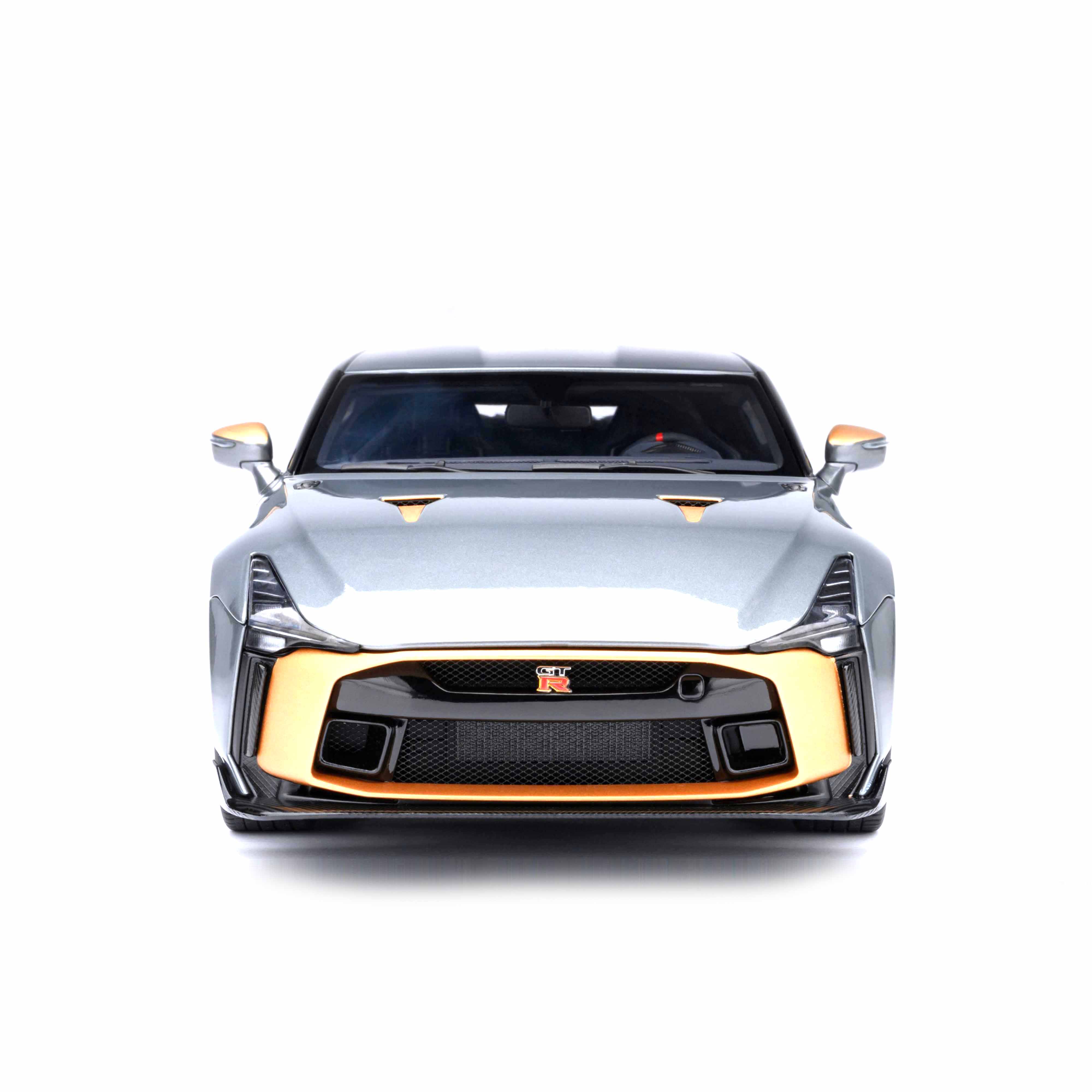 Nissan GT-R50 d'Italdesign Liquid Kinetic Argent/Sigma Or 1/18 - Image 5