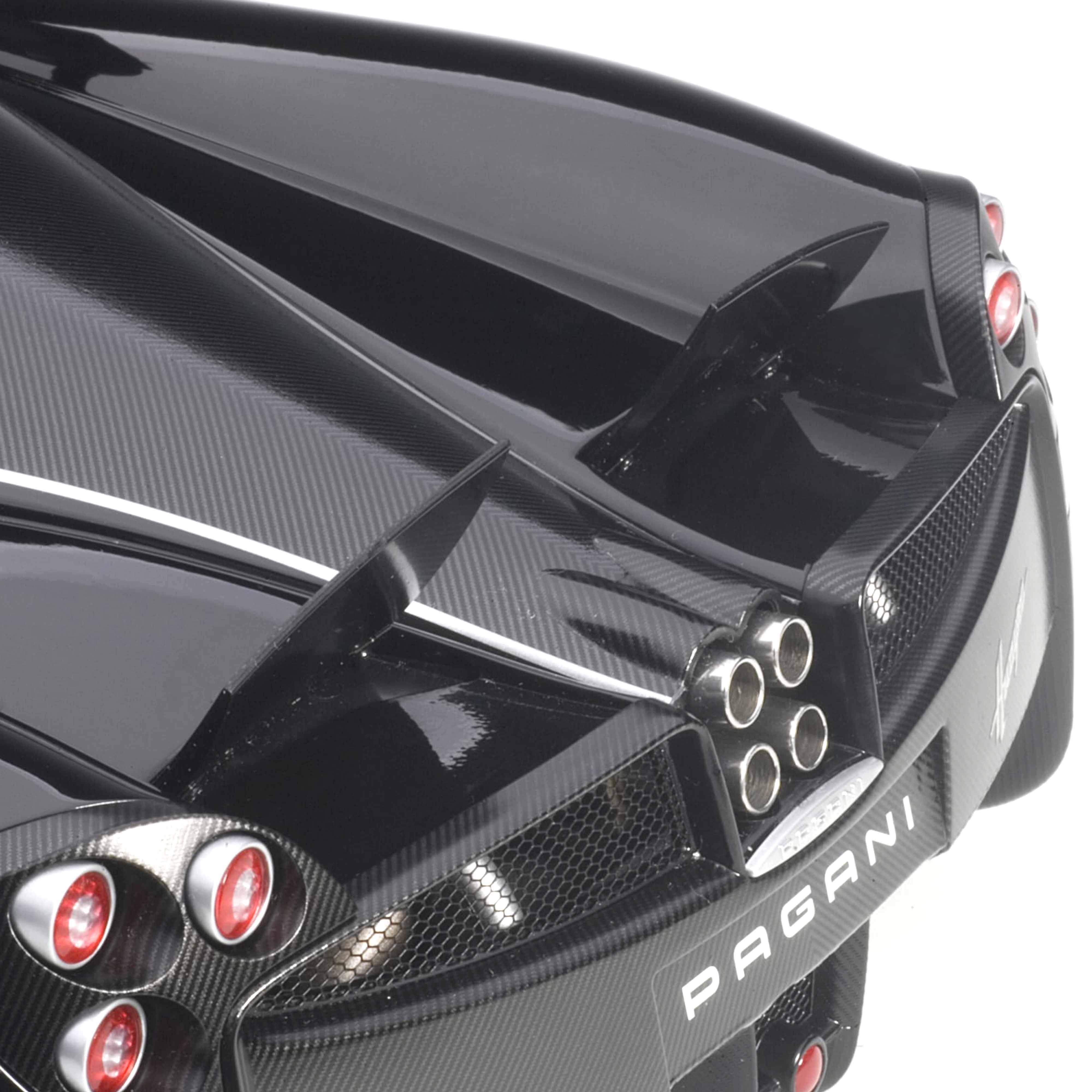 Pagani Huayra Noir 1/12 - Image 10