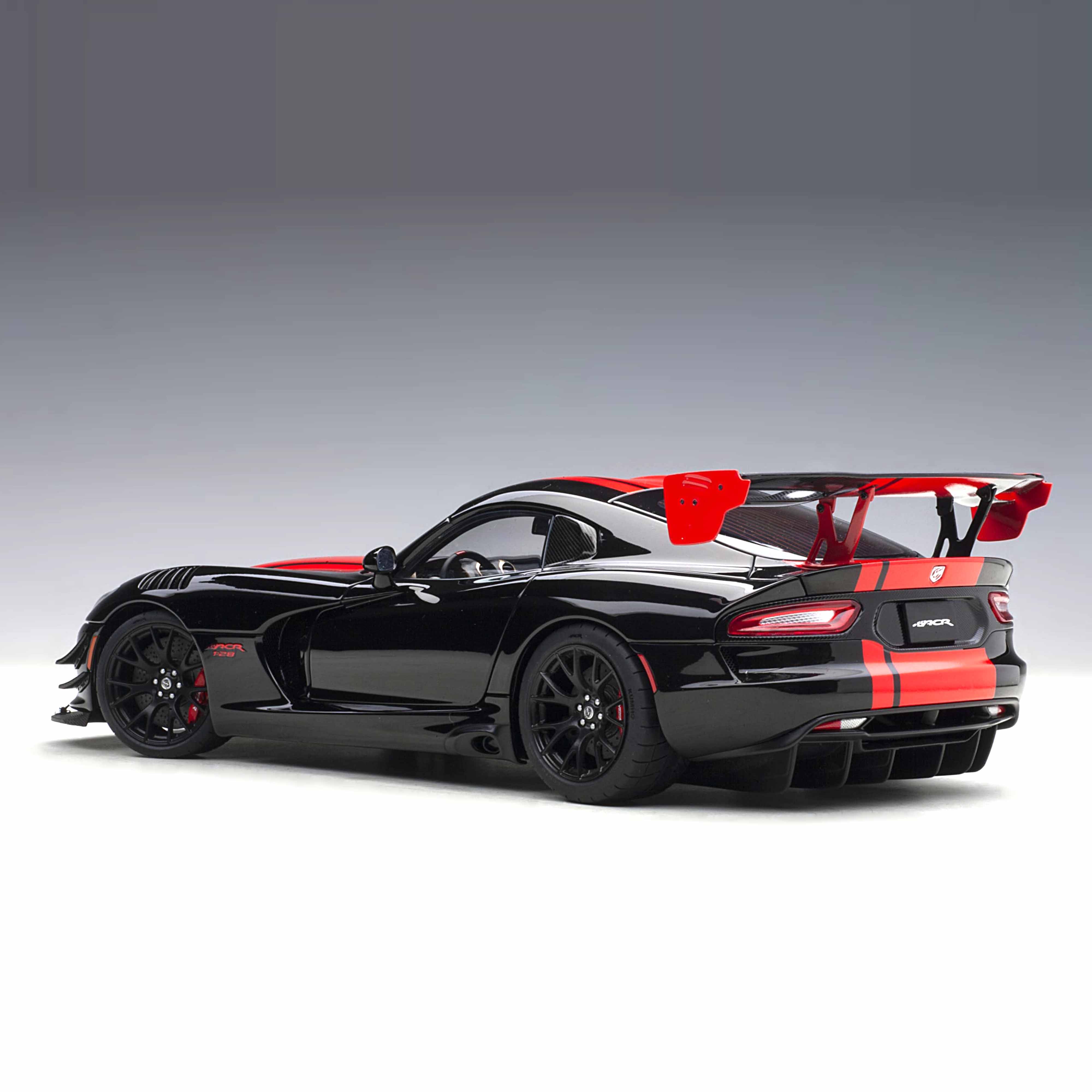 Dodge Viper ACR 2017 Venom Noir 1/18 - Image 3