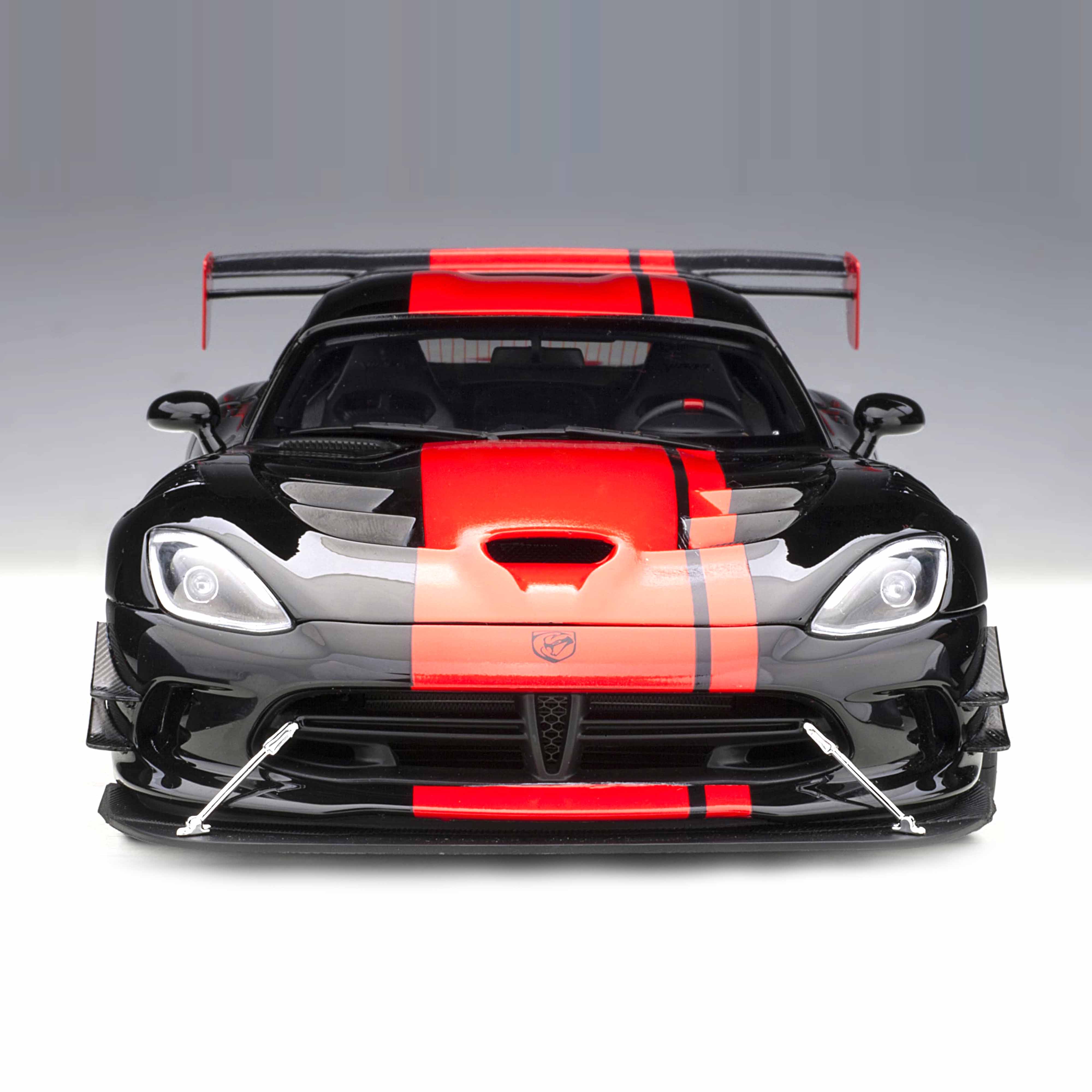 Dodge Viper ACR 2017 Venom Noir 1/18 - Image 4
