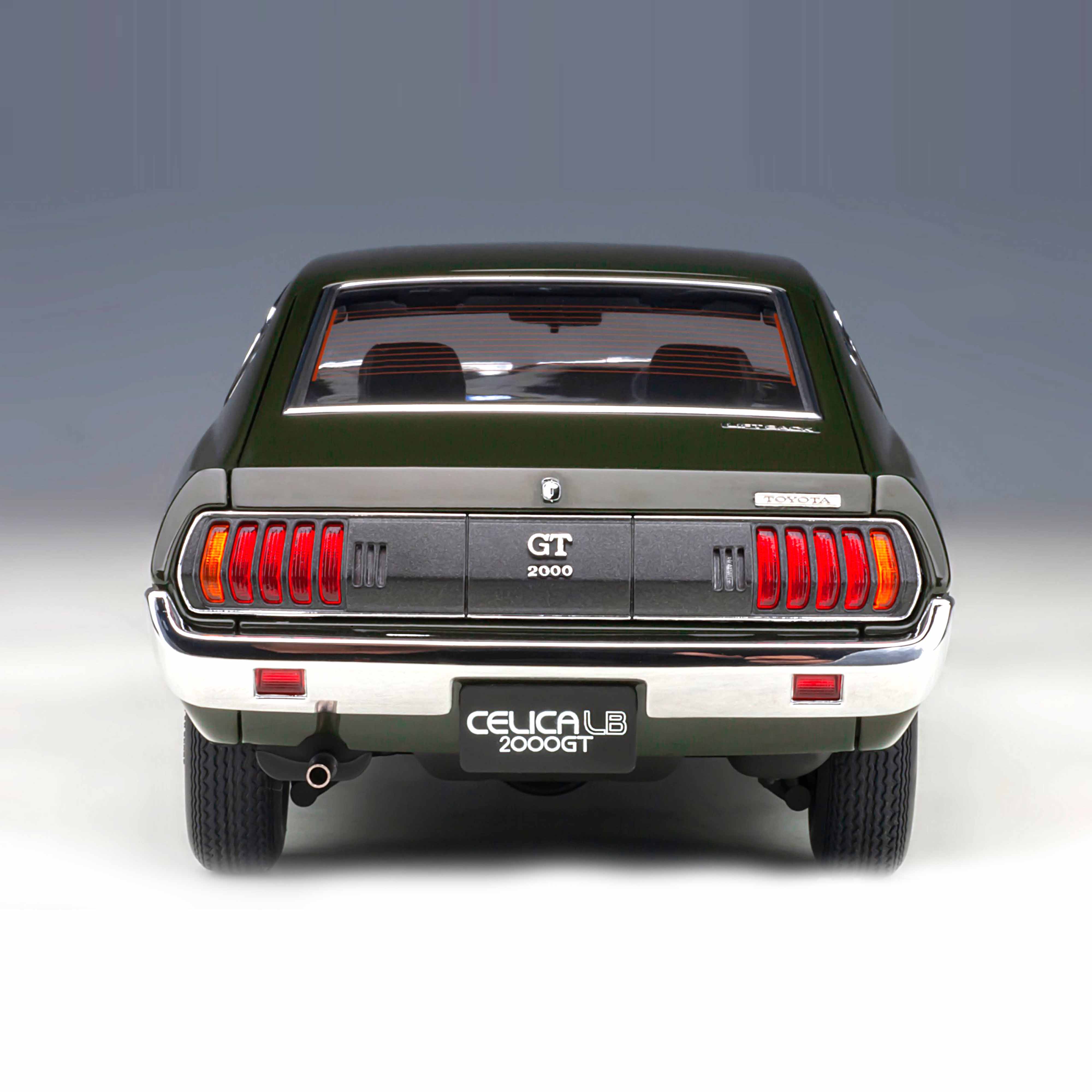 Toyota Celica Liftback 2000GT (RA25) 1973 Vert Mousse 1/18 - Image 5
