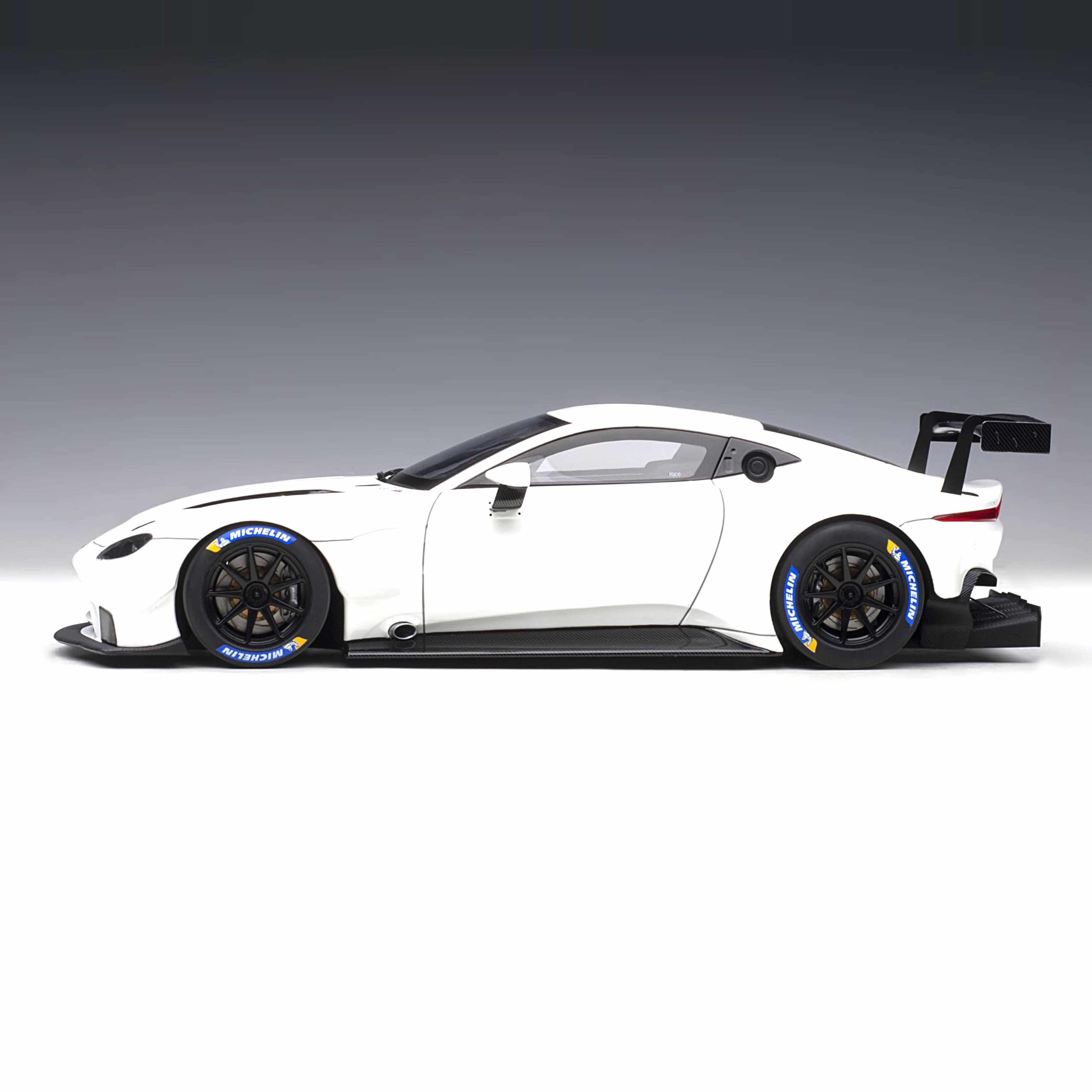 Aston Martin Vantage GTE Plain Body Version Blanc 1/18 - Image 2