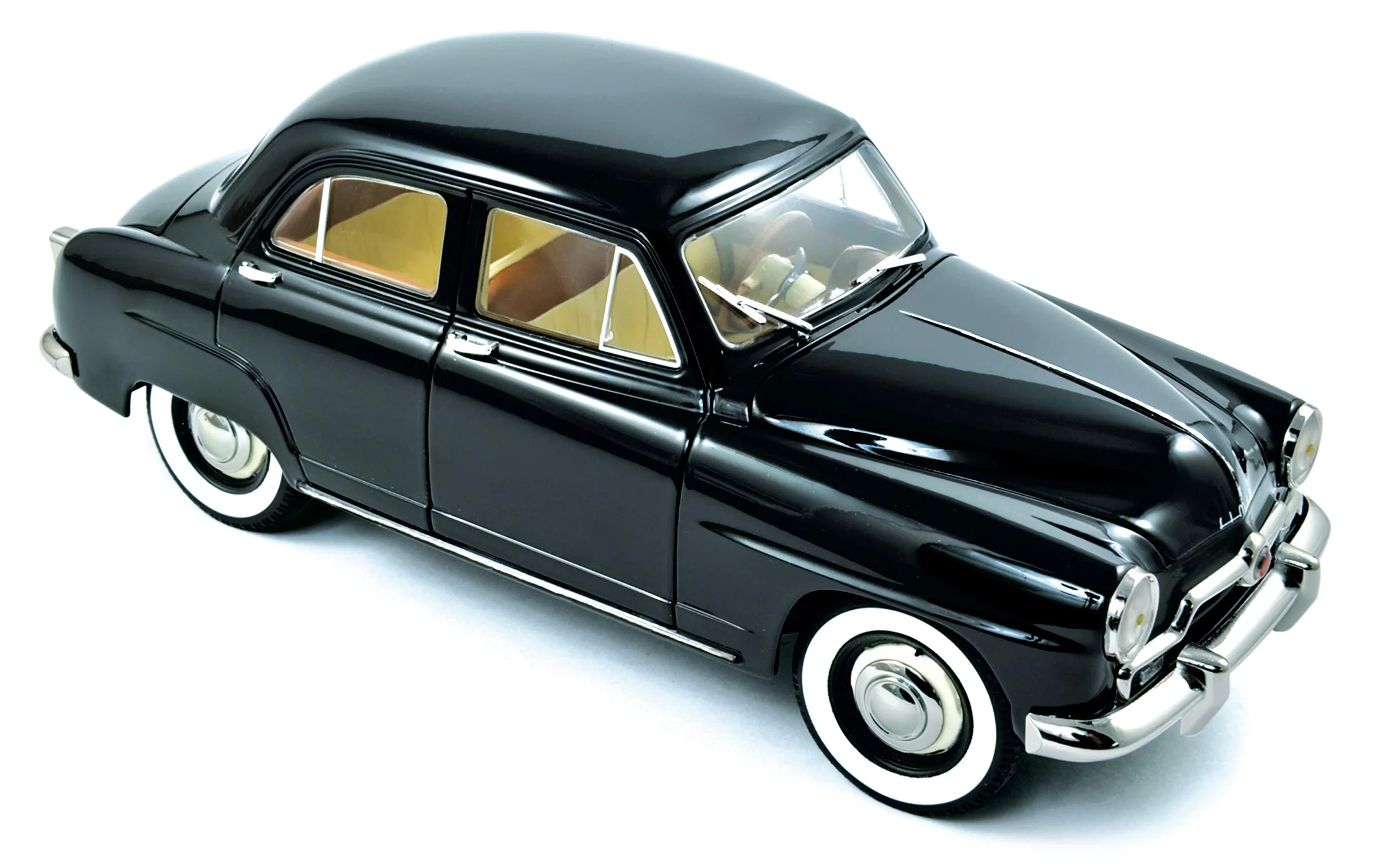Simca 9 Aronde 1953 Noir 1/18