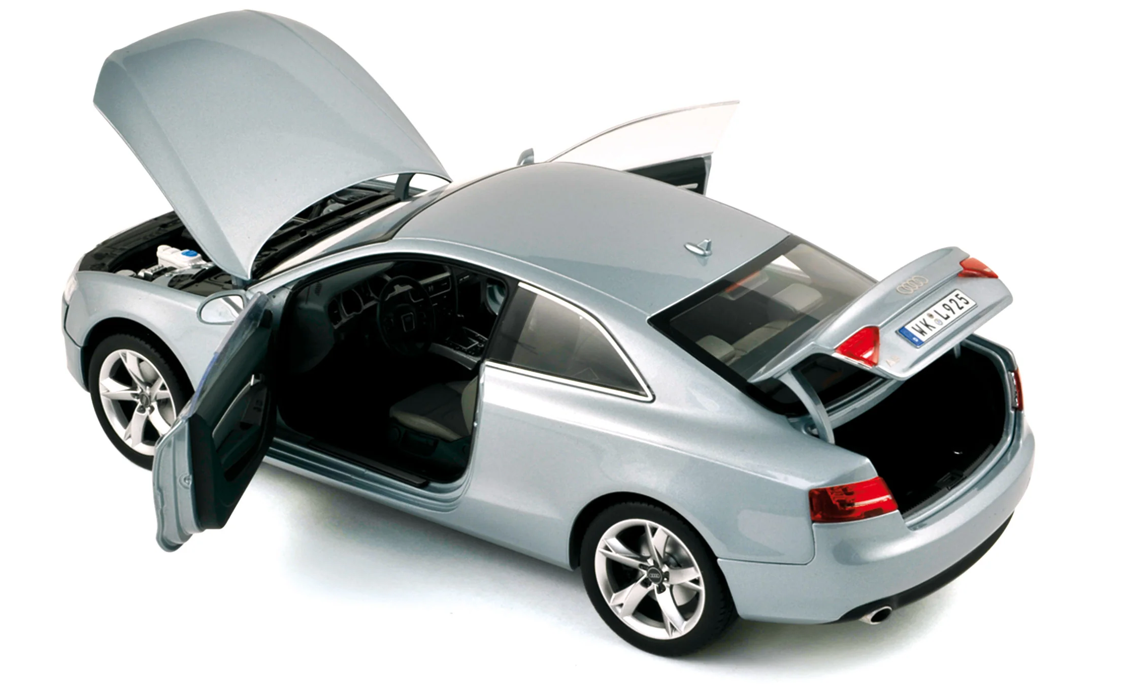 Audi A5 Coupe 2007 Monzasilver 1/18 - Image 2