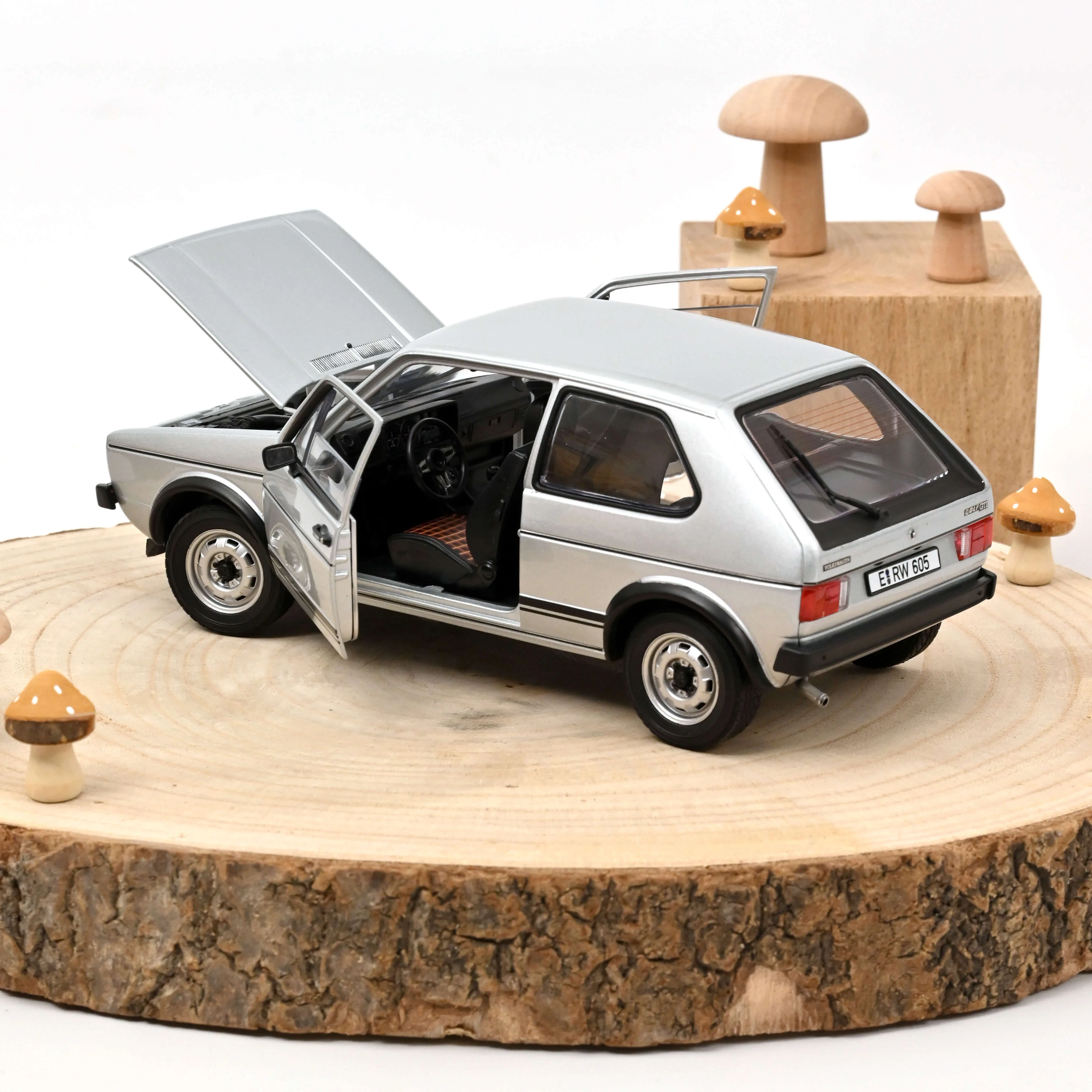 VW Golf GTI 1976 Argent 1/18 - Image 2