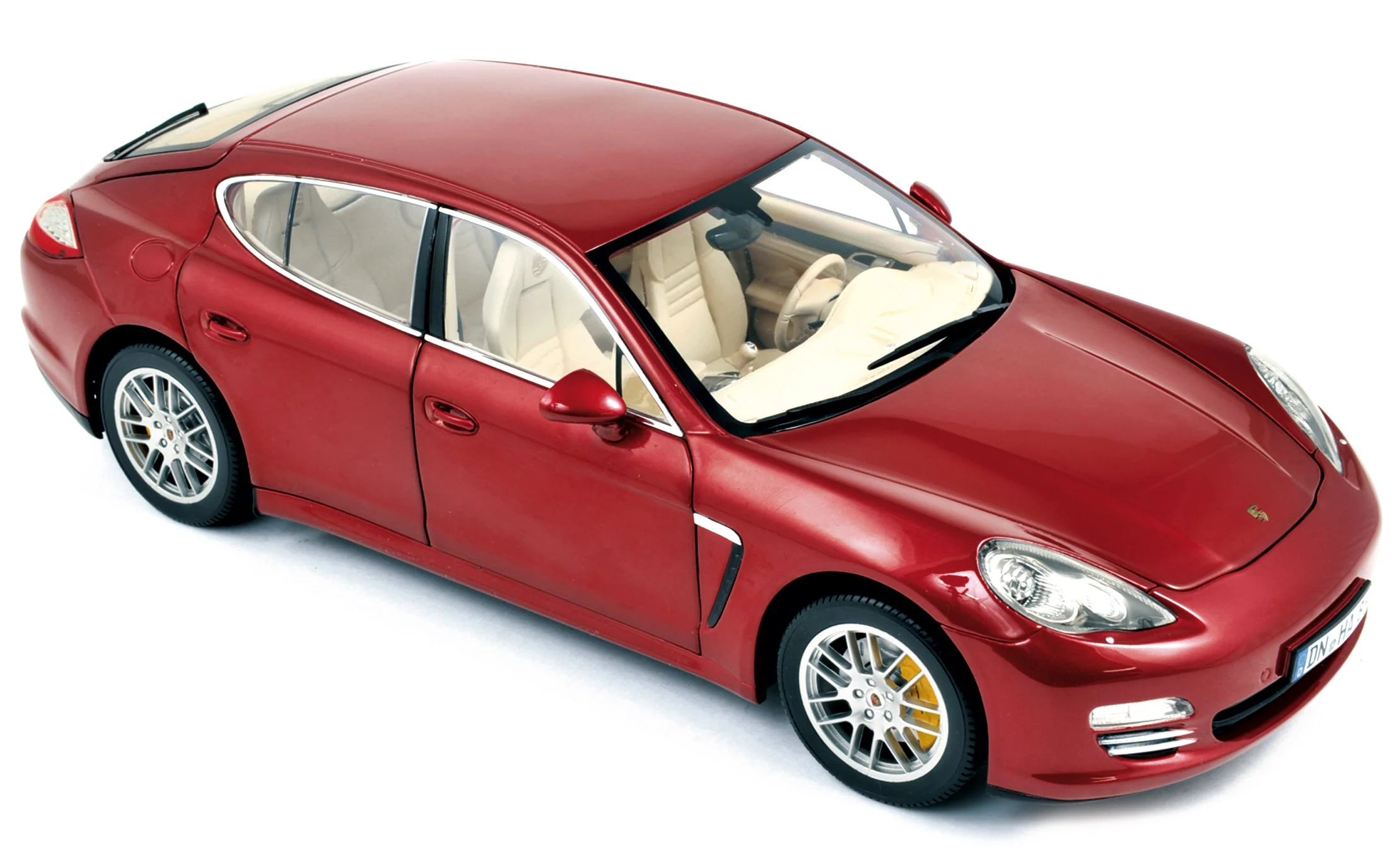 Porsche Panamera 4S 2009 Rouge 1/18 - 1000pcs