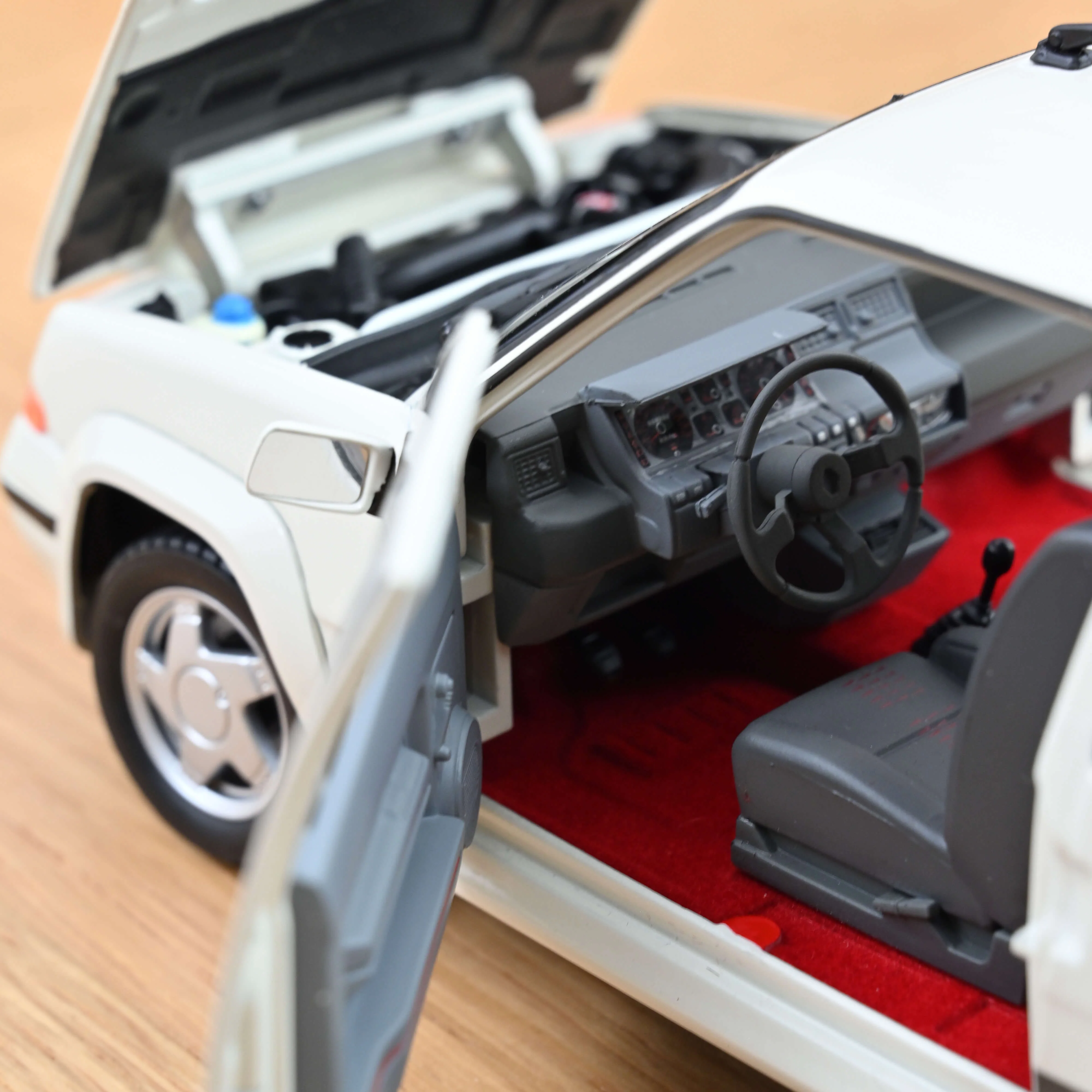 Renault Supercinq GT Turbo Ph II 1989 Panda Blanc 1/18 - Image 5