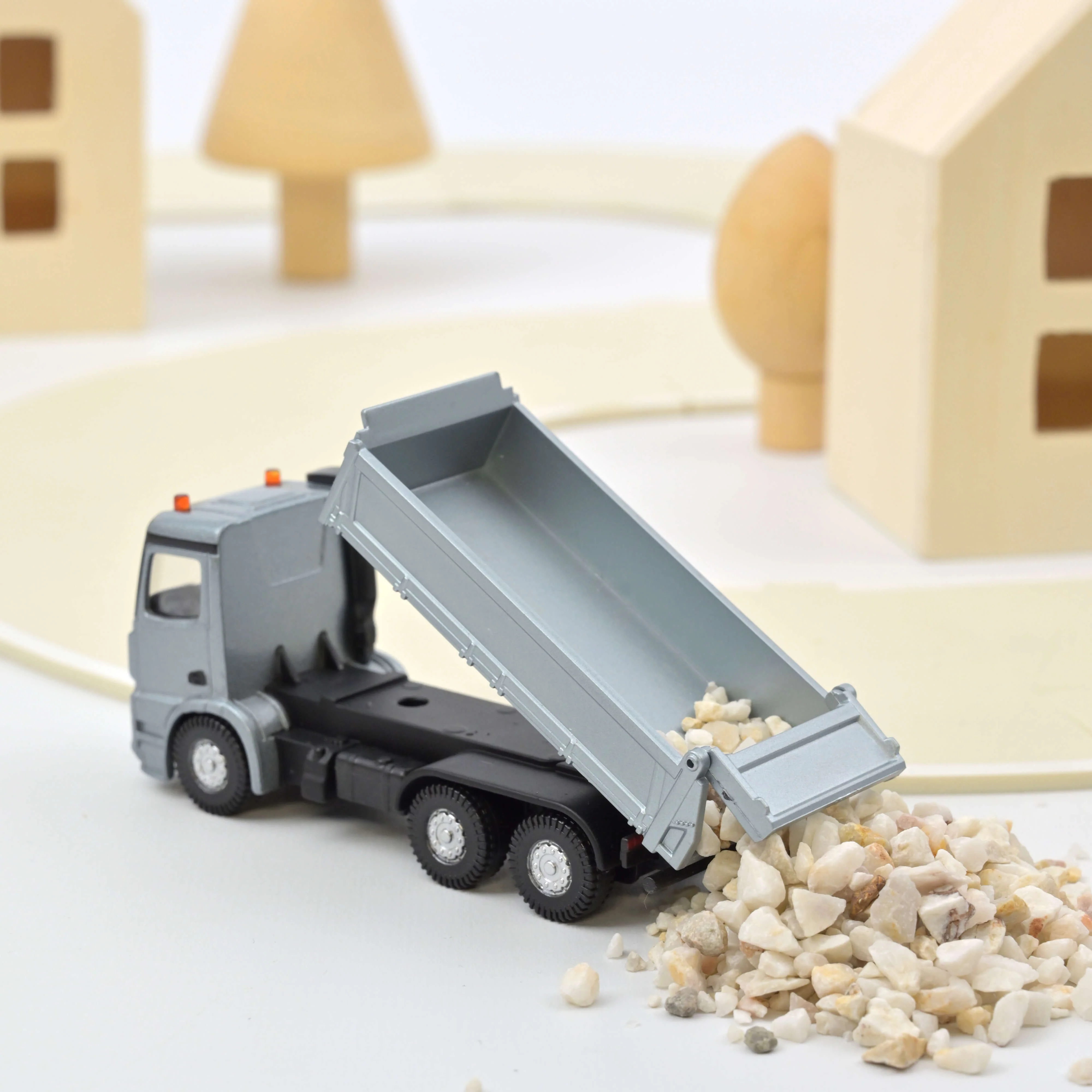 Mercedes-Benz Arocs Gris 1/67 - Image 2