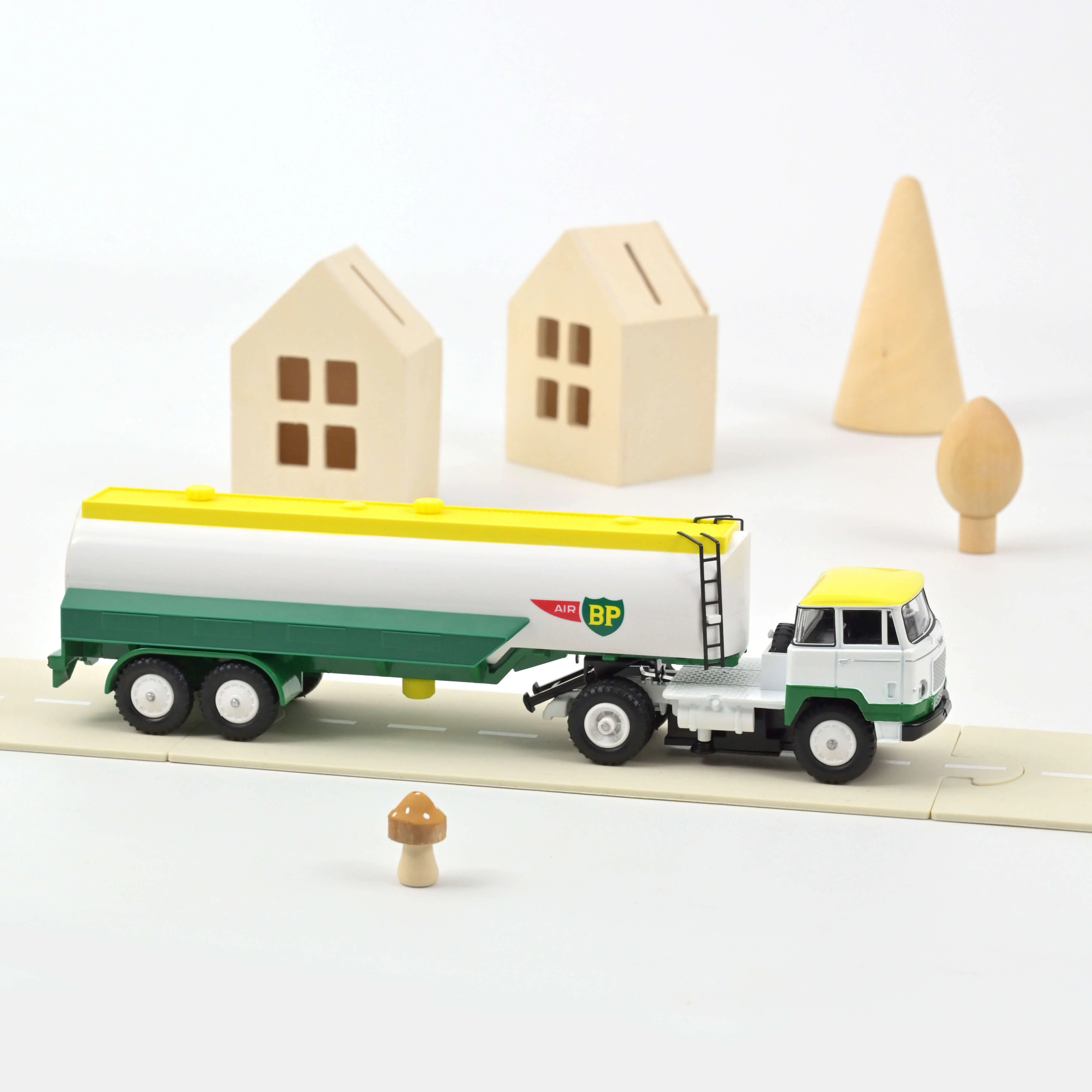 Unic Semi-Remorque Tanker Air BP 1/43