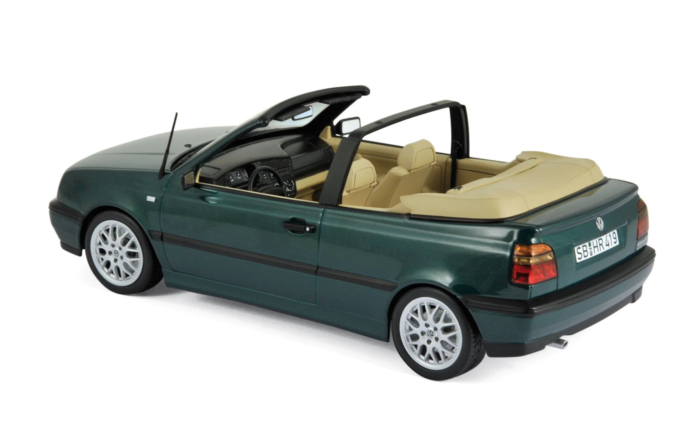 VW Golf Cabriolet 1995 Bleu vert métallisé 1/18 - Image 2