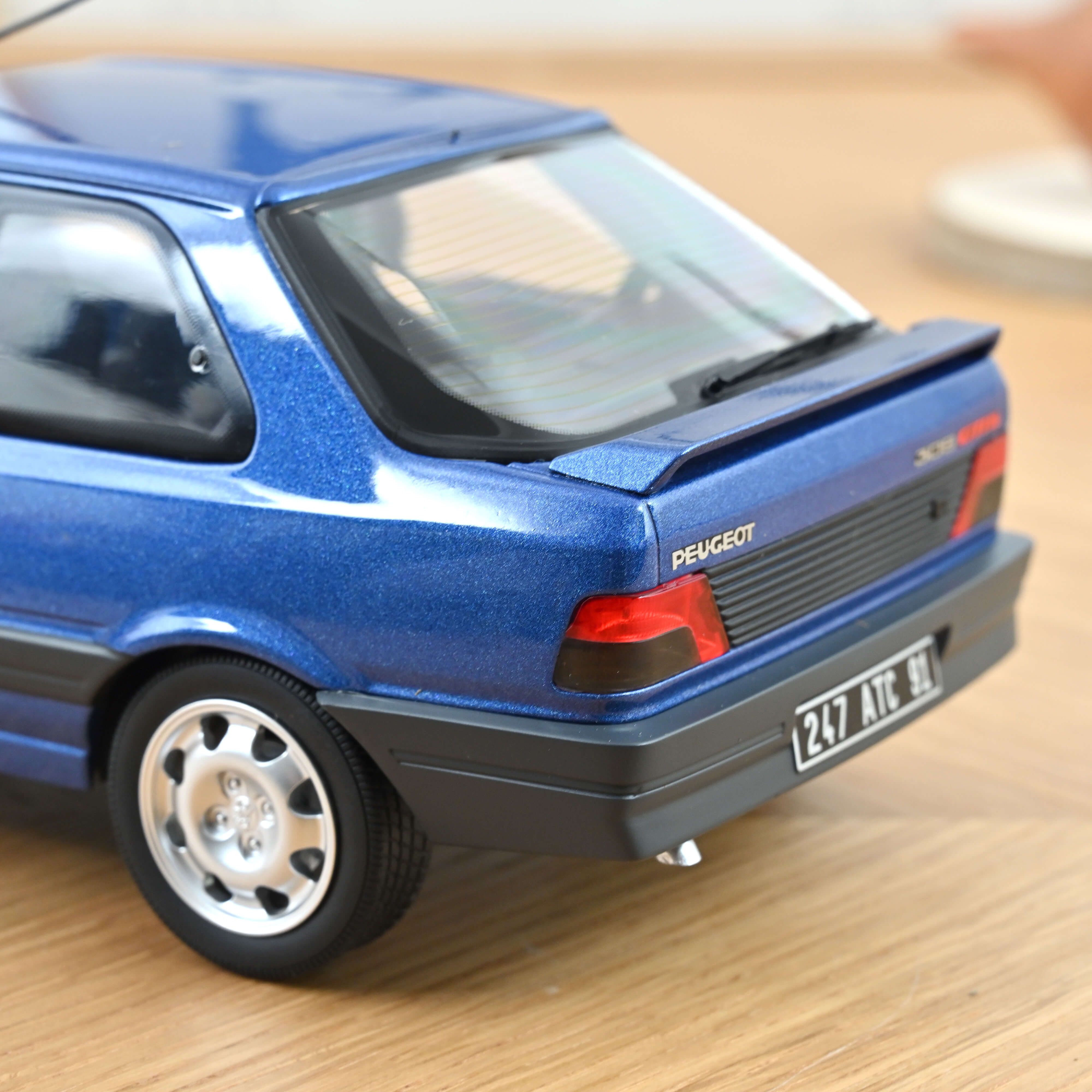 Peugeot 309 GTi 16 1991 Bleu Miami 1/18 - Image 4