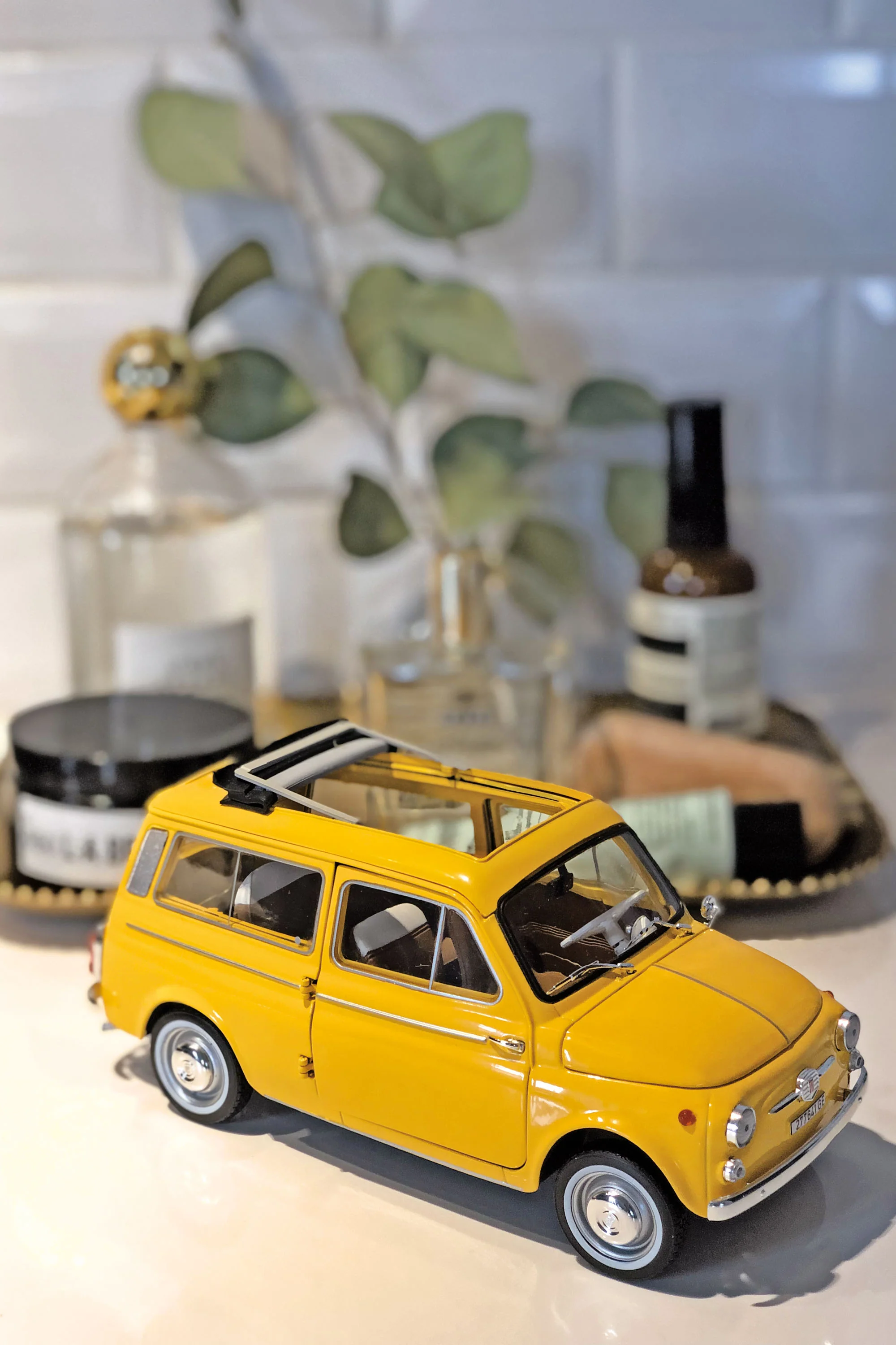 Fiat 500 Giardiniera 1968 Jaune Positano 1/18 - Image 3