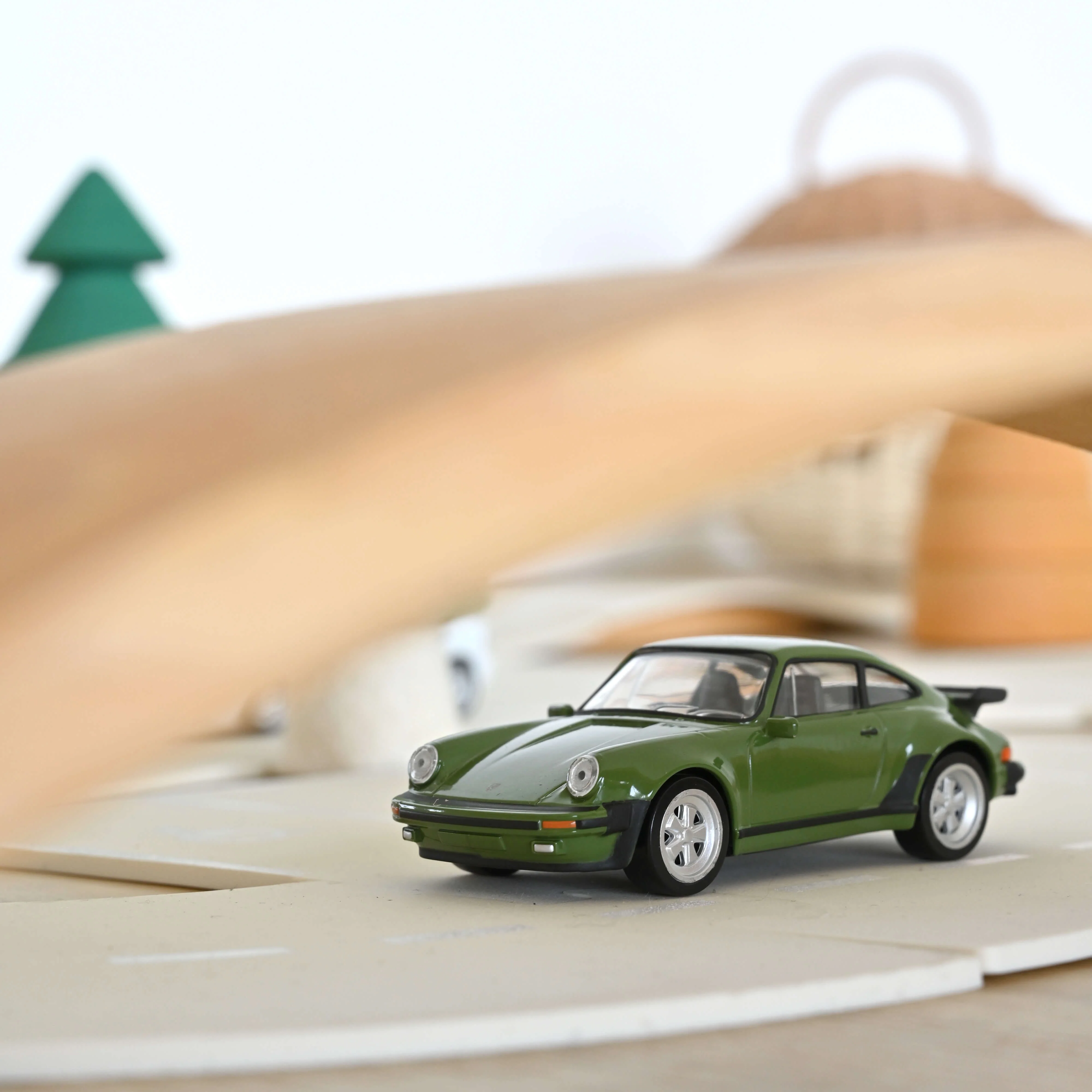 Porsche 911 Turbo 1978 Vert olive Jet-car 1/43 - Image 2